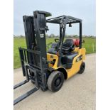 CATERPILLAR, 2.5 Tonne - Gas Forklift (Container, Triple Mast, Side Shift)