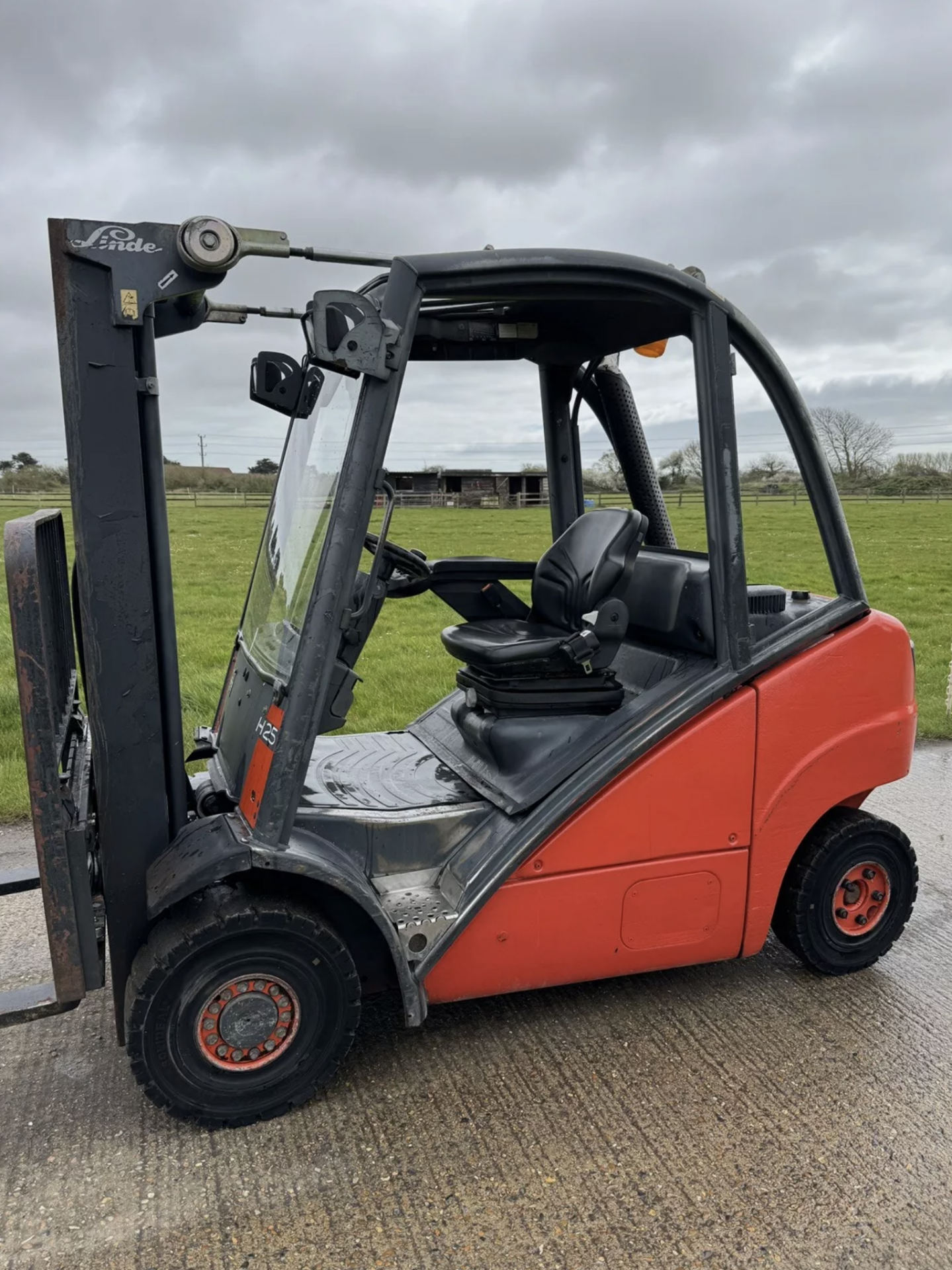 LINDE - H25 Diesel Forklift Truck (container spec) - Image 6 of 6