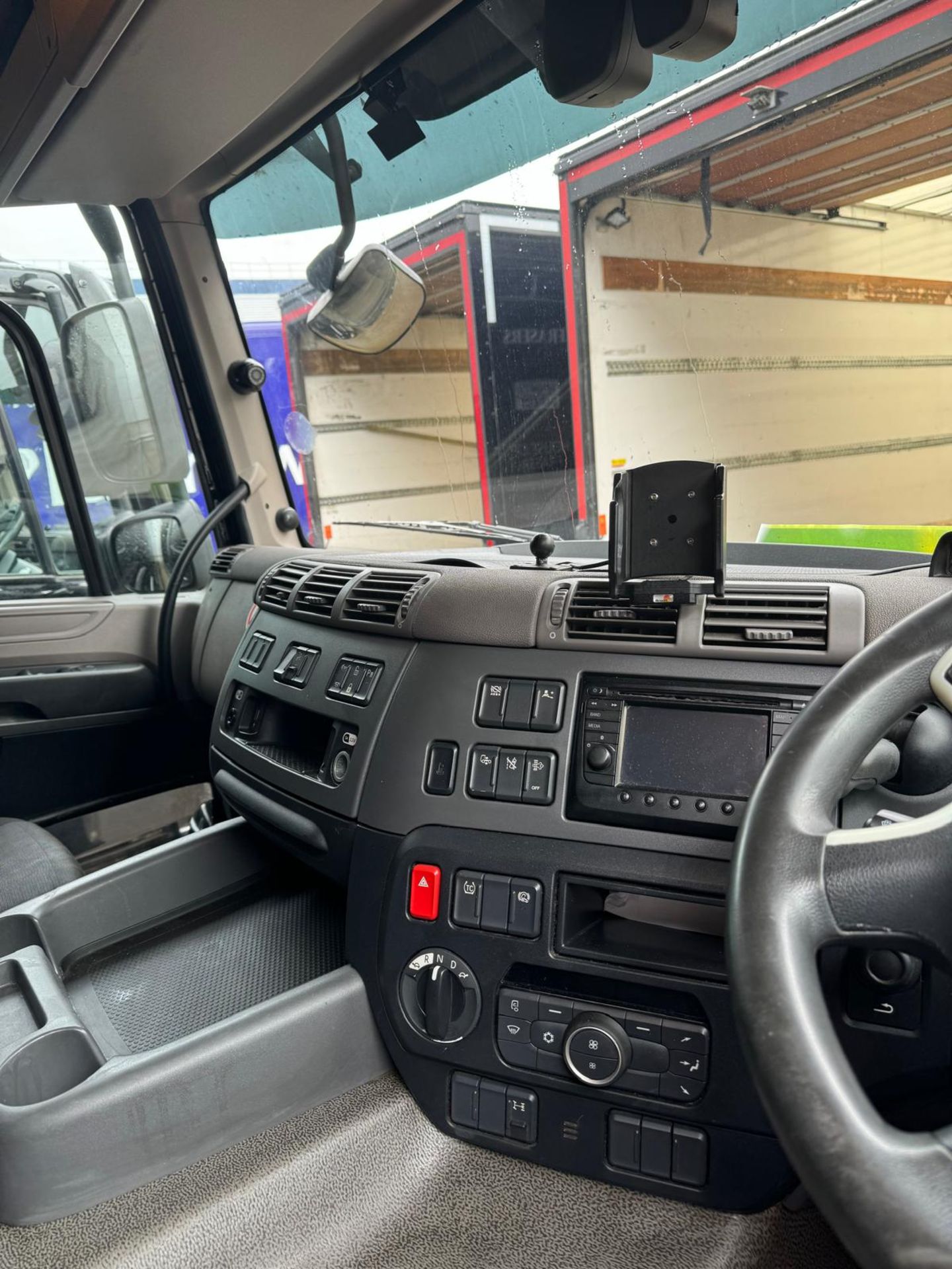 2019, DAF CF 260 FA (Ex-Fleet Owned & Maintained) - FN69 AXD (18 Ton Rigid Truck with Tail Lift) - Bild 11 aus 11