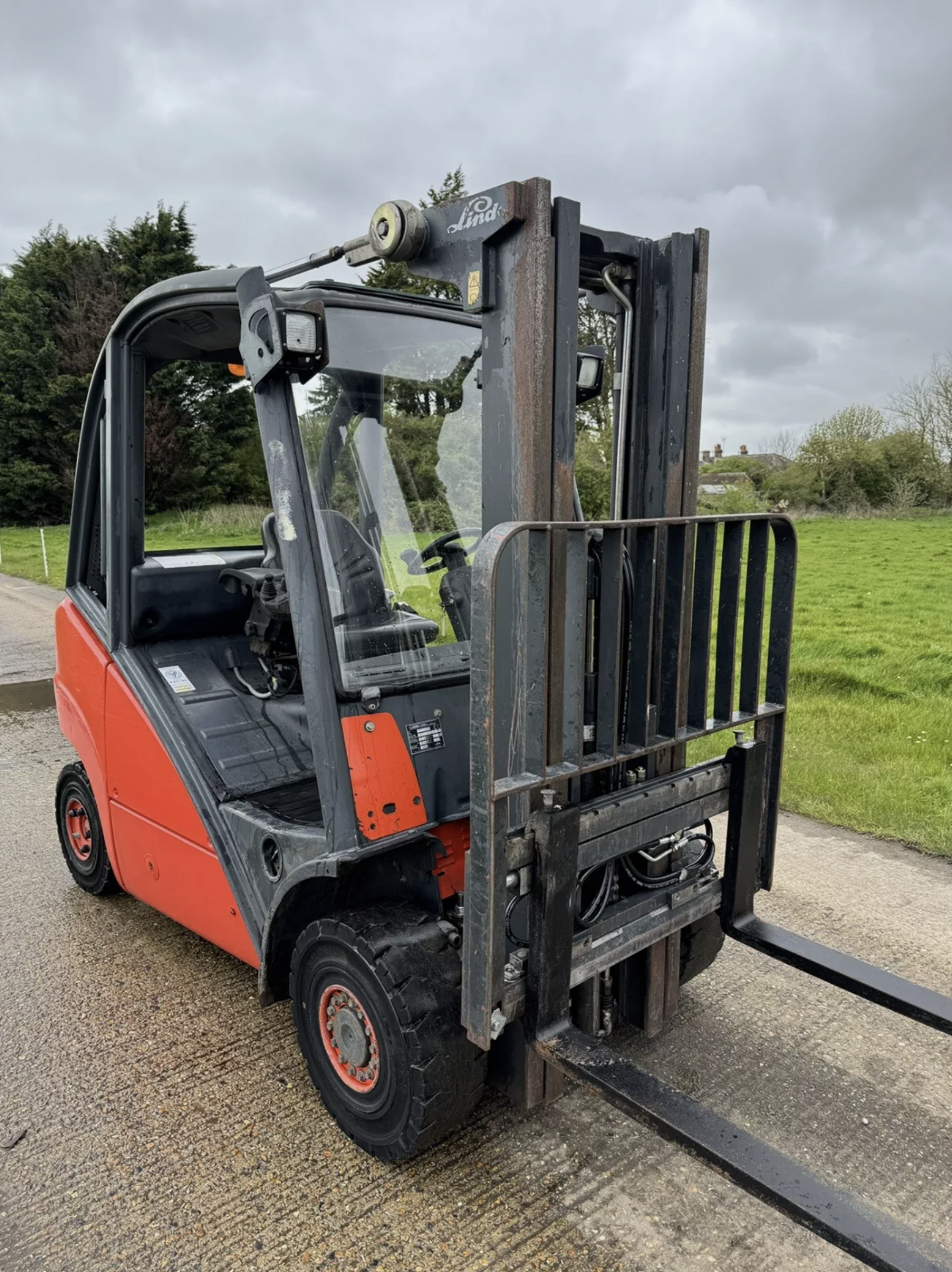 LINDE - H25 Diesel Forklift Truck (container spec)