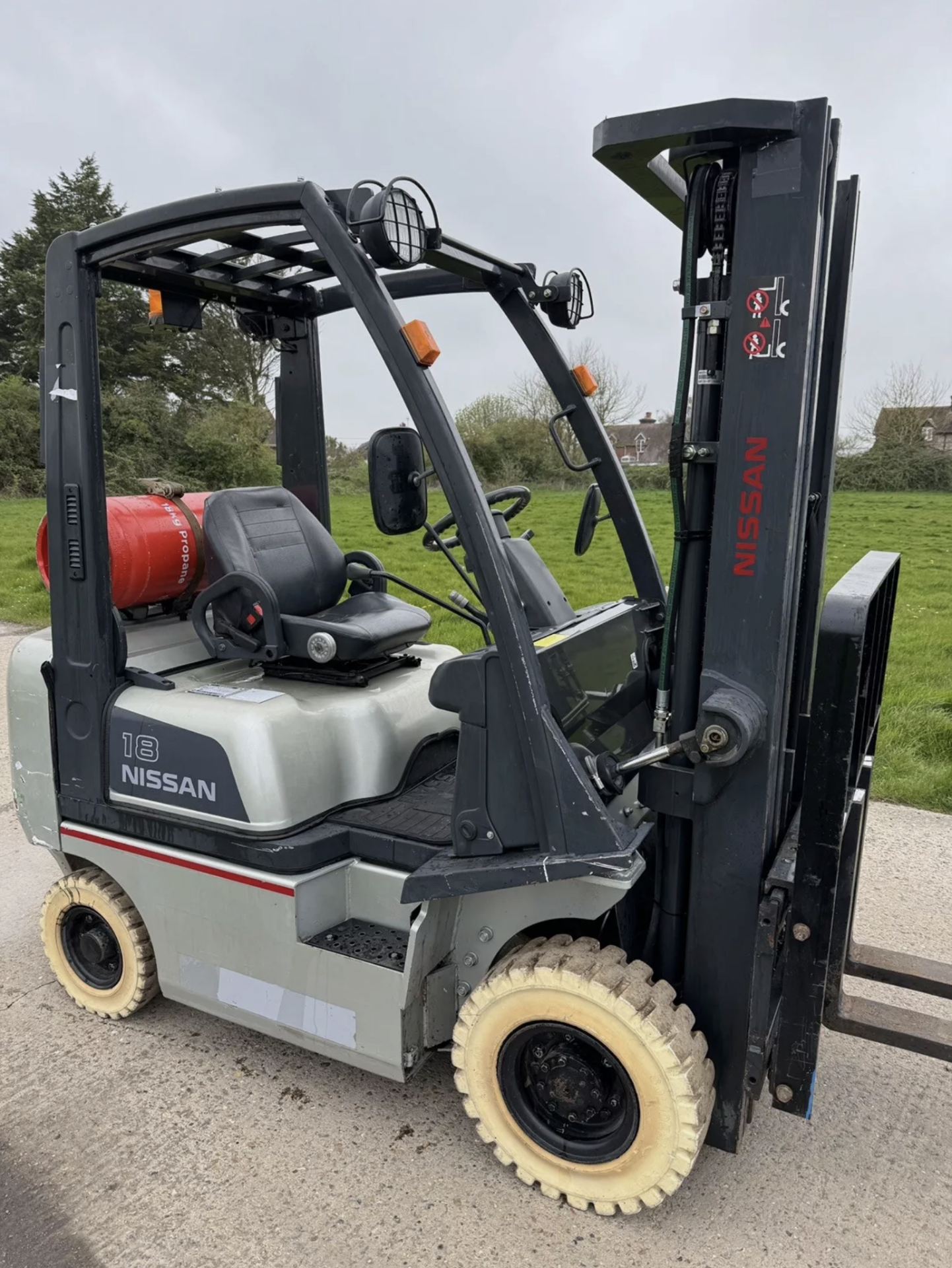 2007, NISSAN - 1.8 Tonne Gas Forklift (Container / Triple Mast)