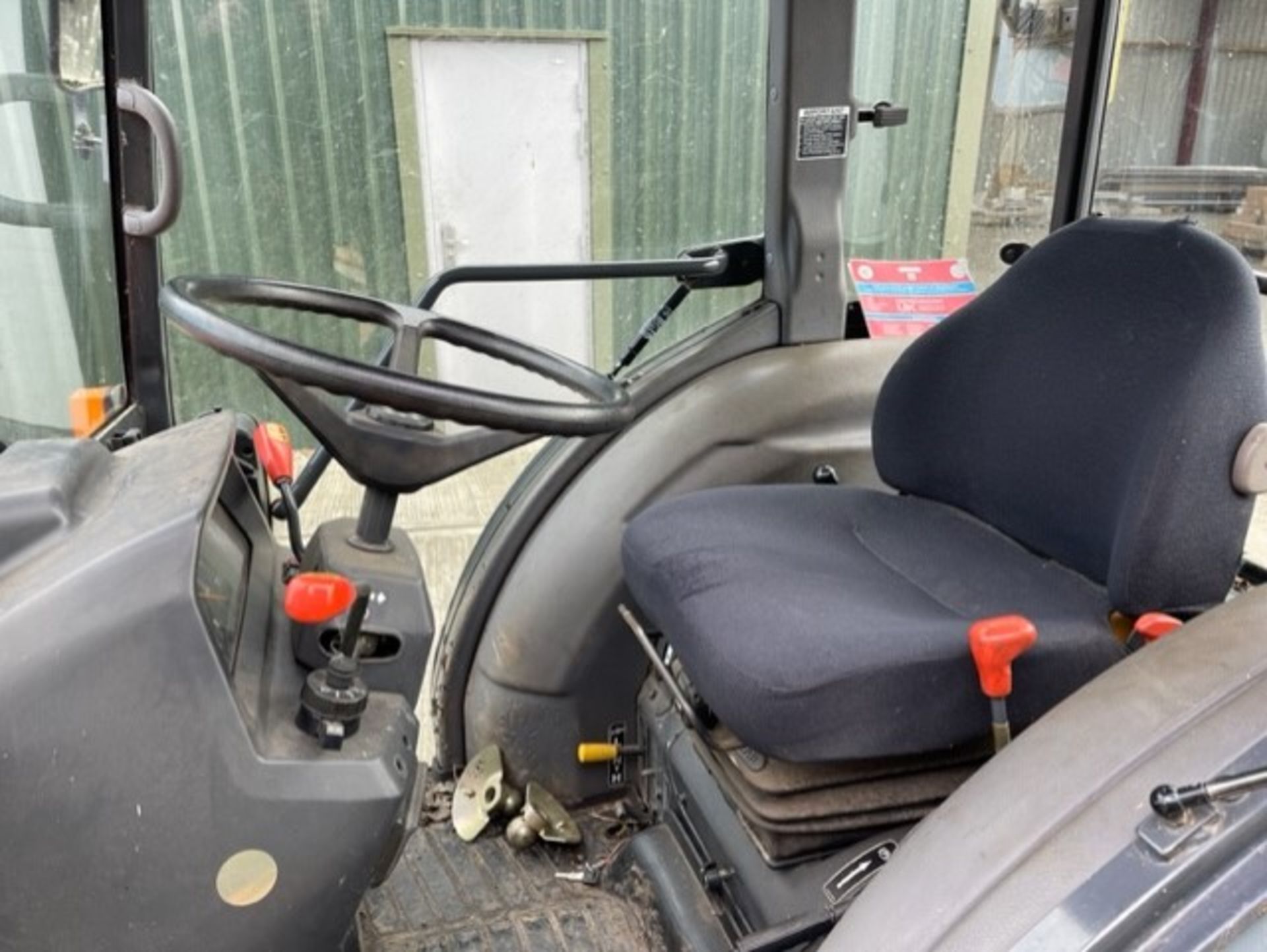 2005 Kubota L3830 Tractor - Bild 2 aus 4