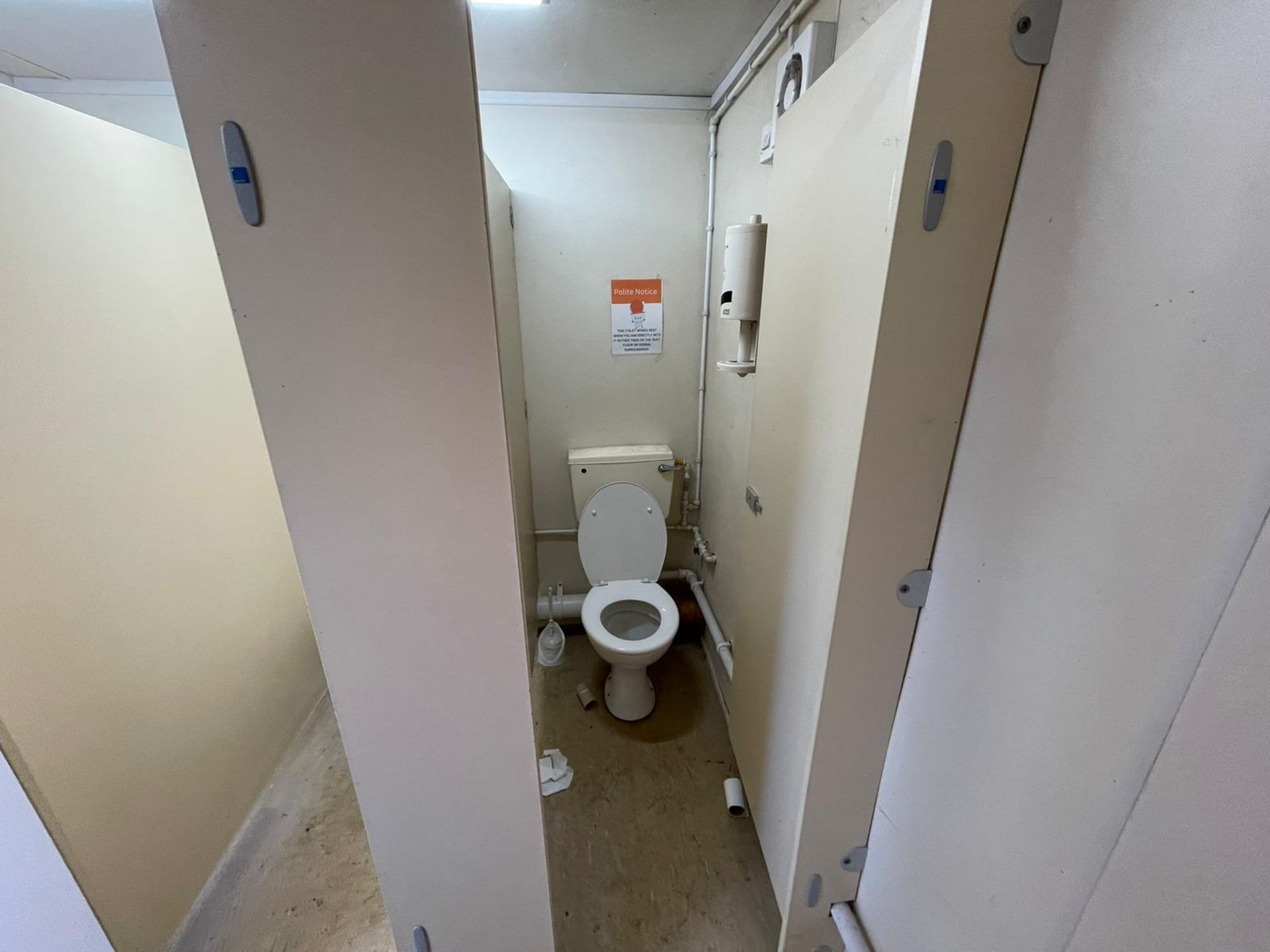 (3+1 Toilet Units) - Image 2 of 7