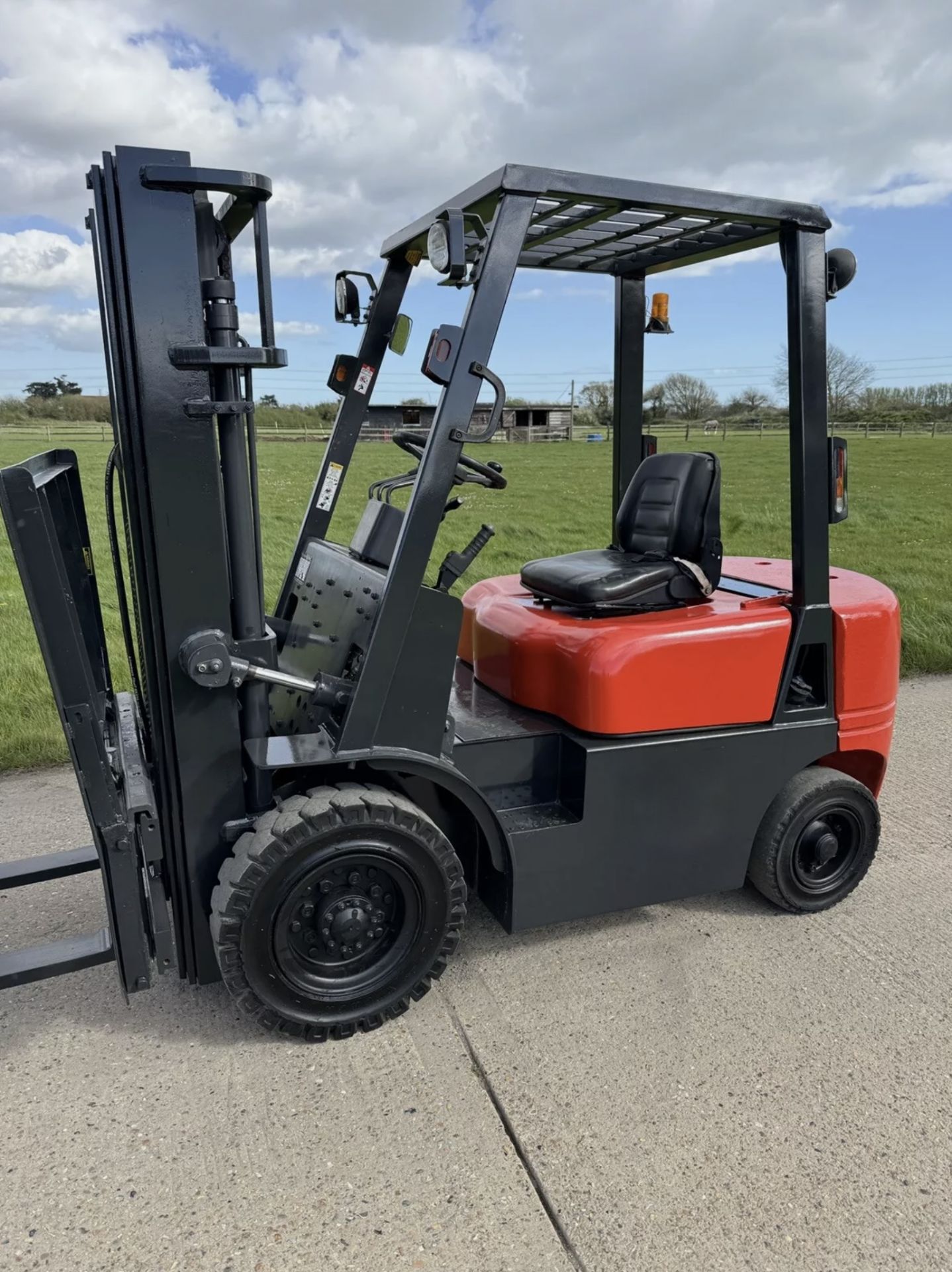 Tail Lift 2.5 Diesel Forklift Truck (container spec) - Image 8 of 8