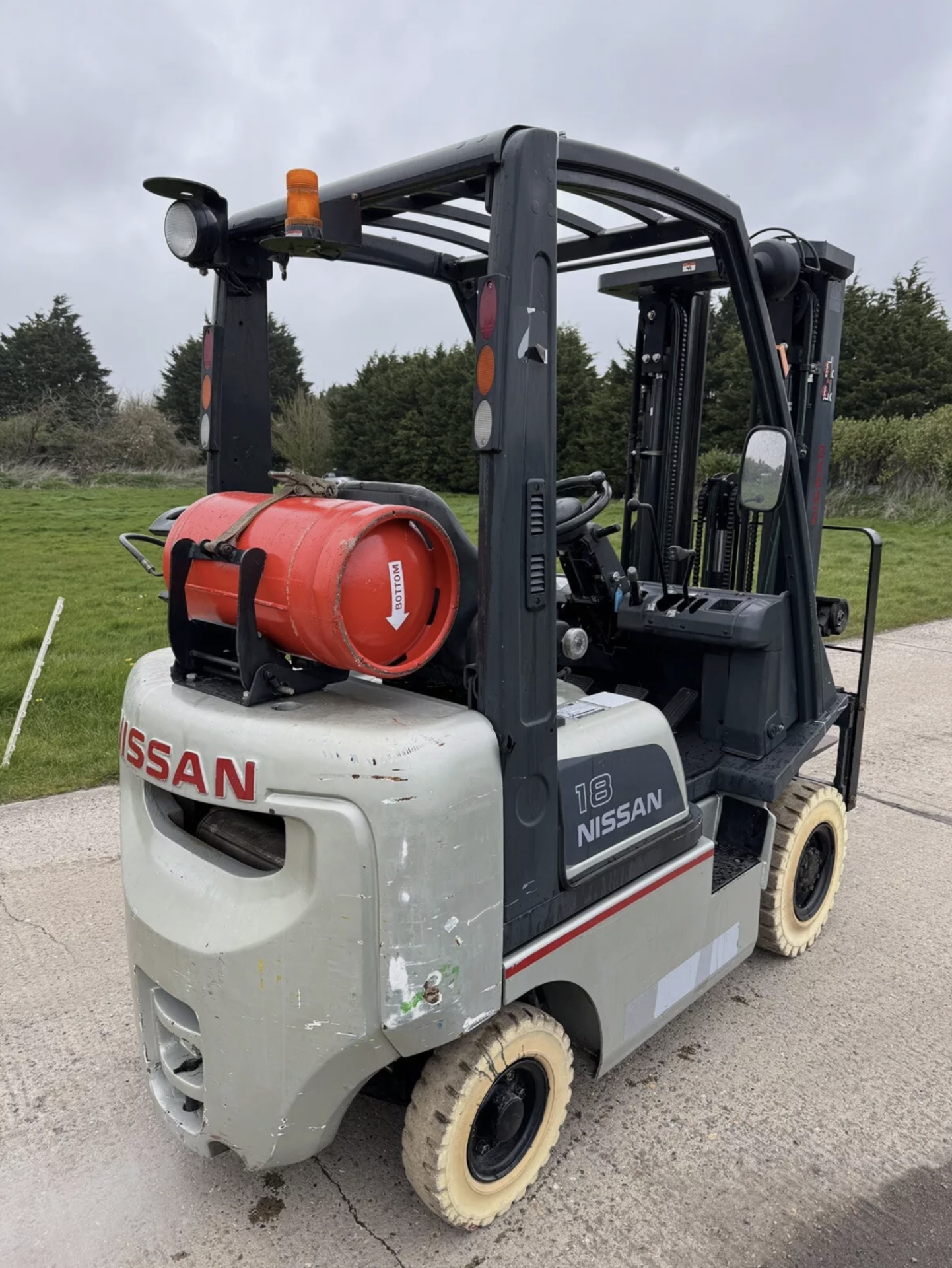 2007, NISSAN - 1.8 Tonne Gas Forklift (Container / Triple Mast) - Image 5 of 5