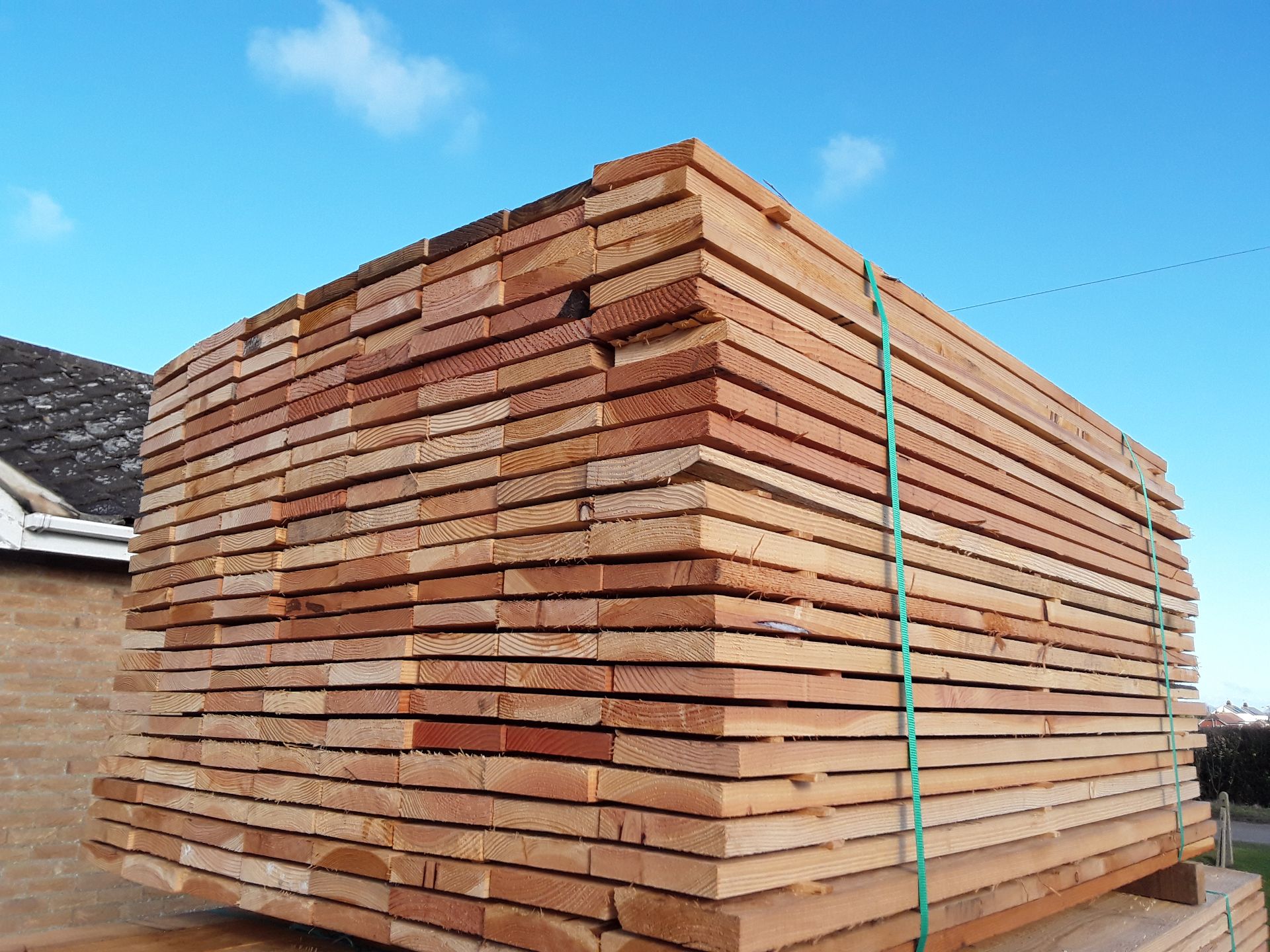 100x Fresh Sawn Softwood Mixed Larch / Douglas Fir Boards / Planks - Image 4 of 5