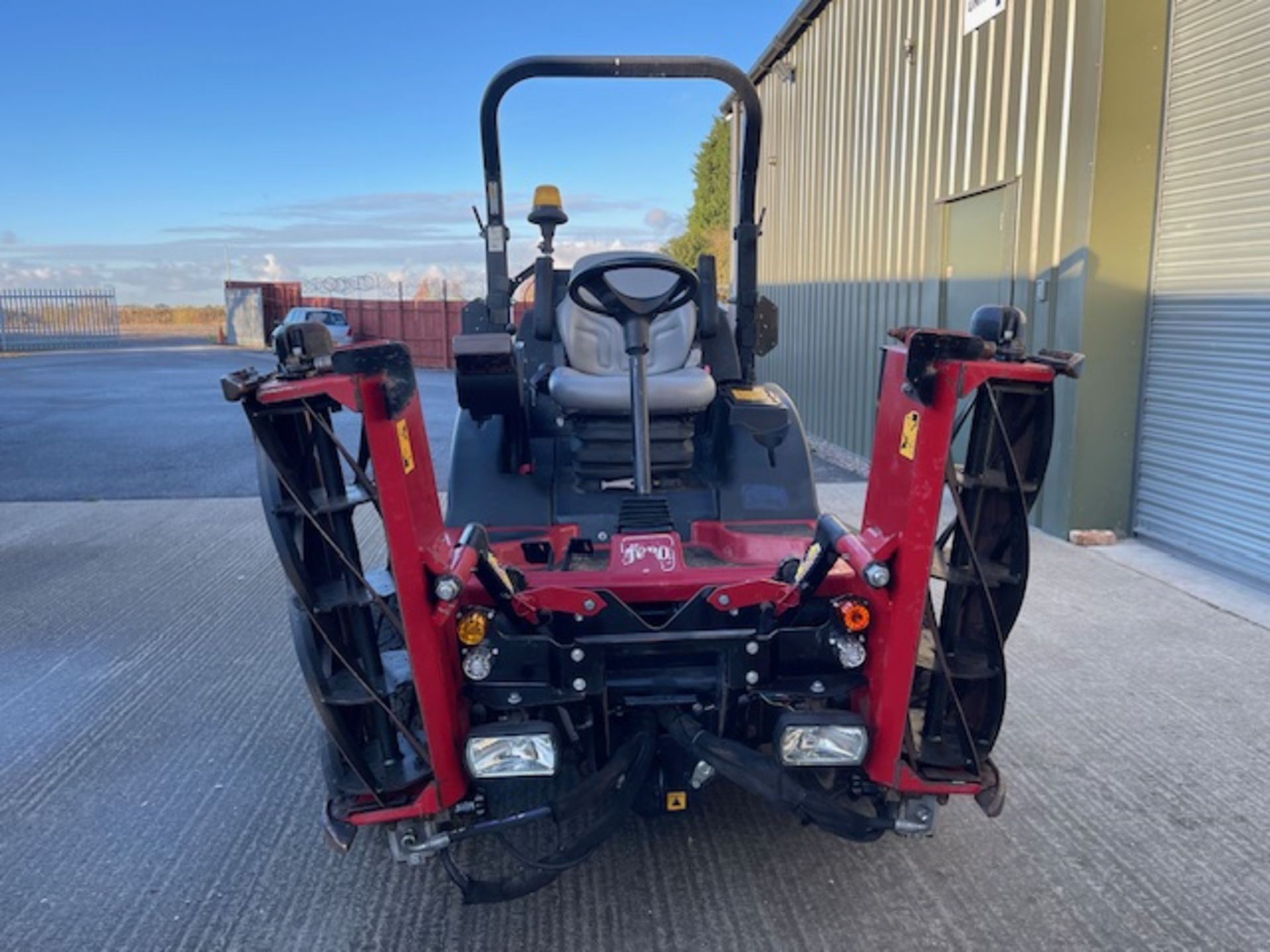 2015, TORO LT3340 TRIPLE TURF MOWER (HAYTER) - Bild 4 aus 12