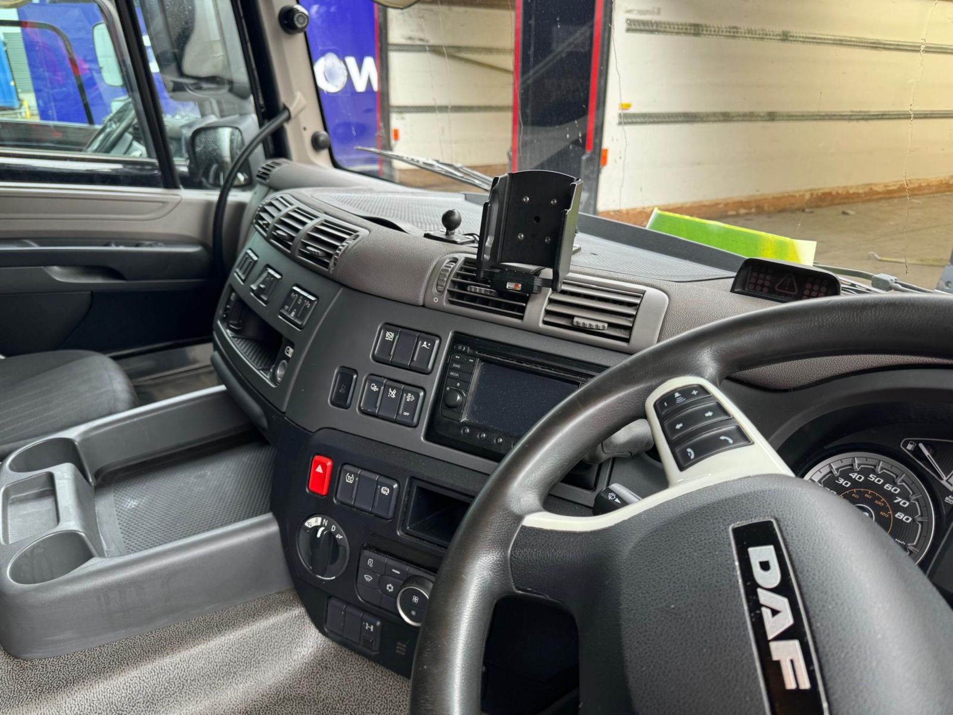 2019, DAF CF 260 FA (Ex-Fleet Owned & Maintained) - FN69 AXD (18 Ton Rigid Truck with Tail Lift) - Bild 5 aus 11