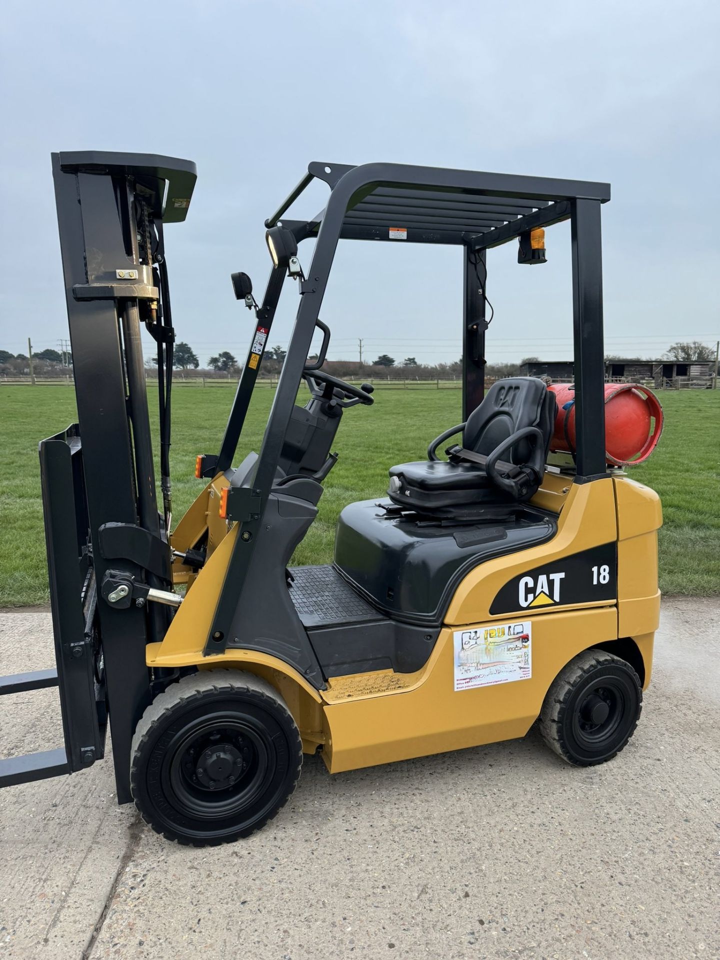 2018 CATERPILLAR 1.8 Tonne Gas Forklift Truck (Container) Triple Mast