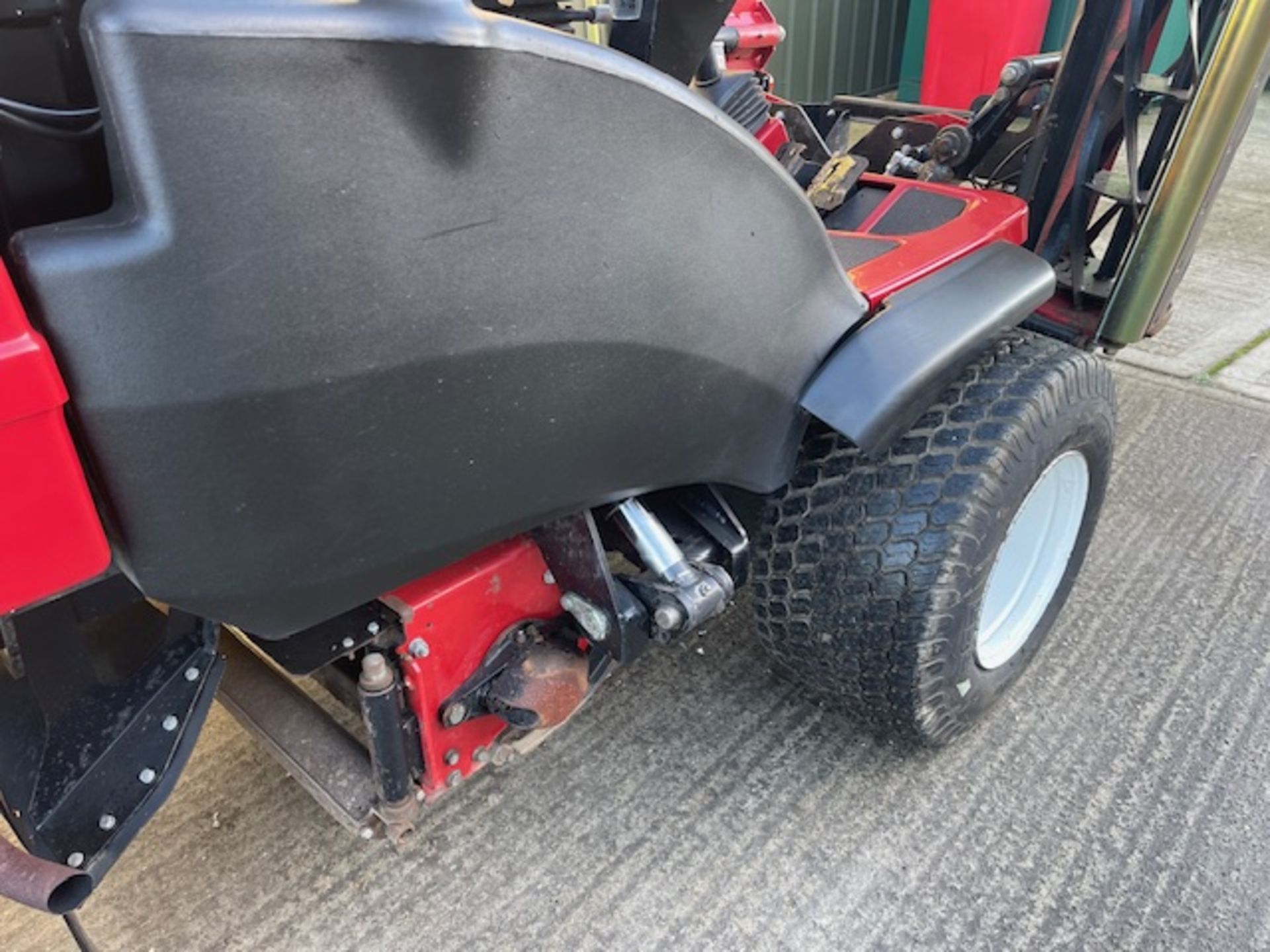 2015, TORO LT3340 TRIPLE TURF MOWER (HAYTER) - Bild 9 aus 12