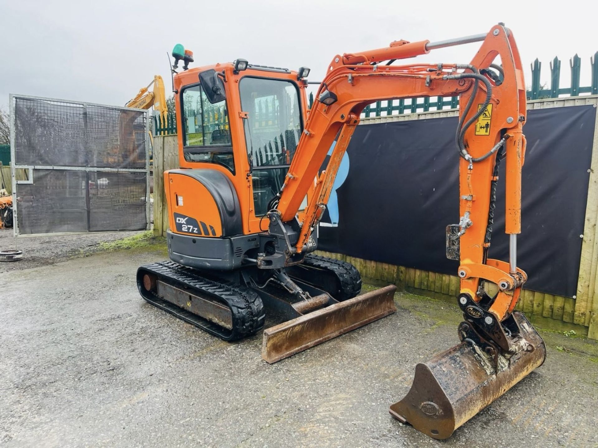 2019, DOOSAN DX27Z EXCAVATOR - Bild 2 aus 17