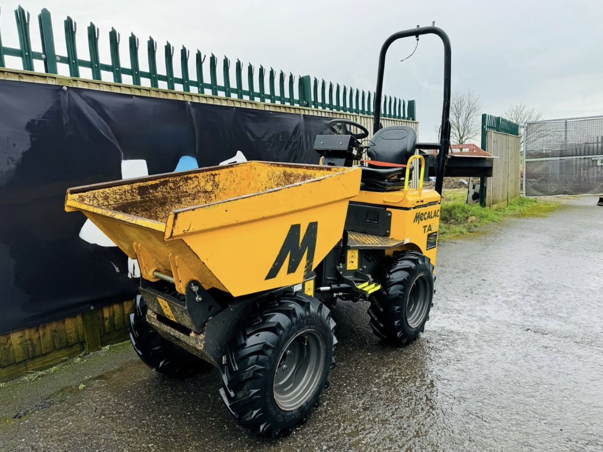 2021, MECALAC 1 T DUMPER