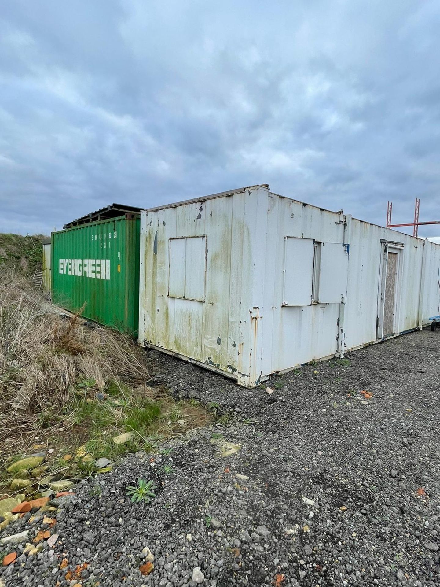 NO RESERVE - 32ft x 10ft anti vandal cabin - Bild 4 aus 6