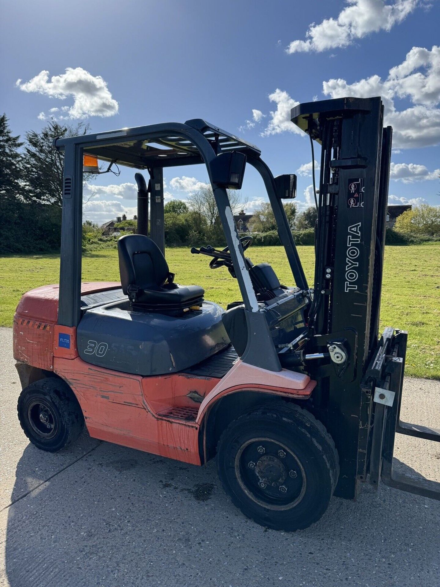2005, TOYOTA - 3 Tonne Diesel Forklift (Triple Mast / Container Spec) - Image 2 of 7