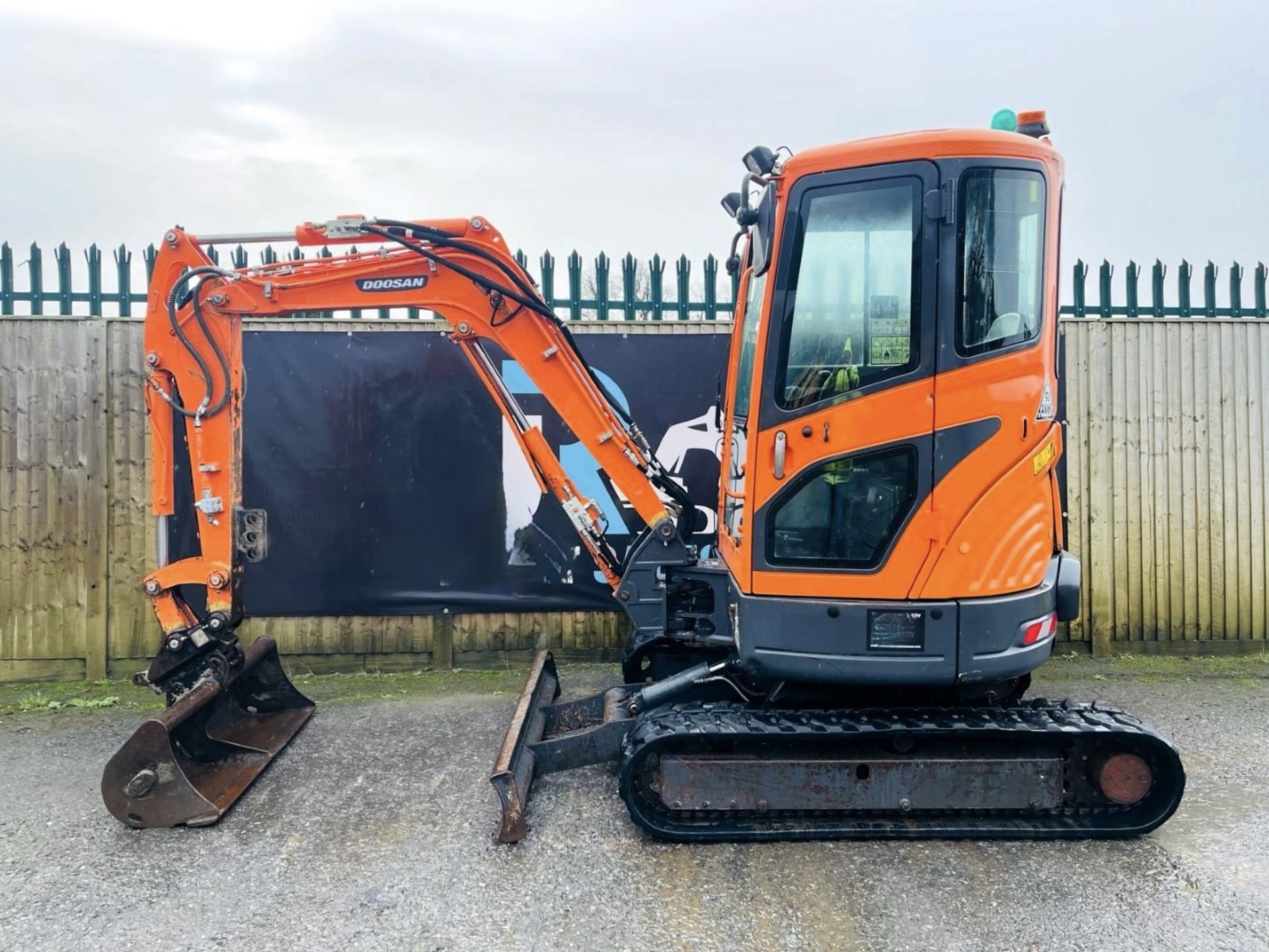 2019, DOOSAN DX27Z EXCAVATOR - Bild 16 aus 17