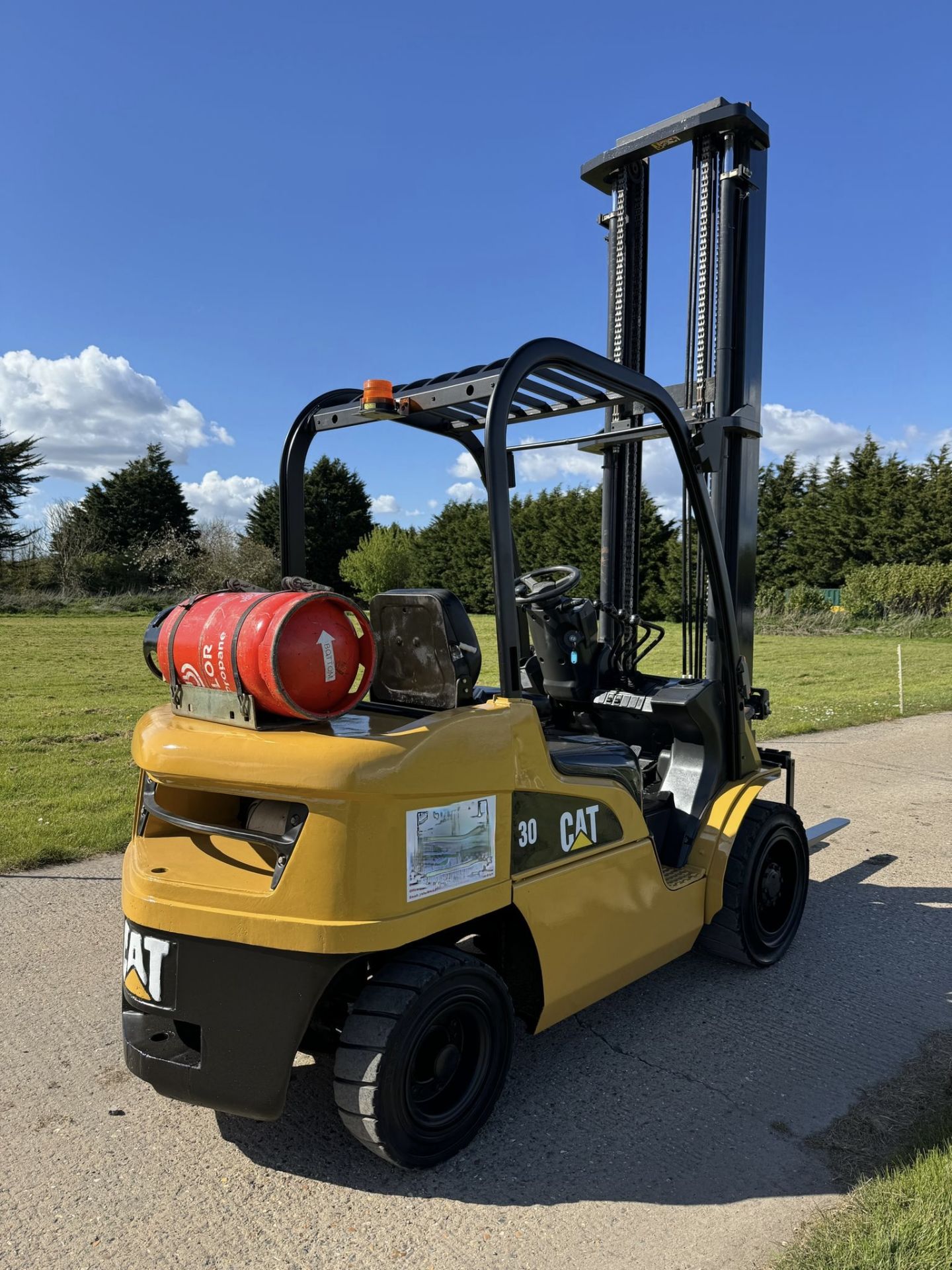 CATERPILLAR, 3 Tonne Gas Forklift Truck - Image 2 of 7