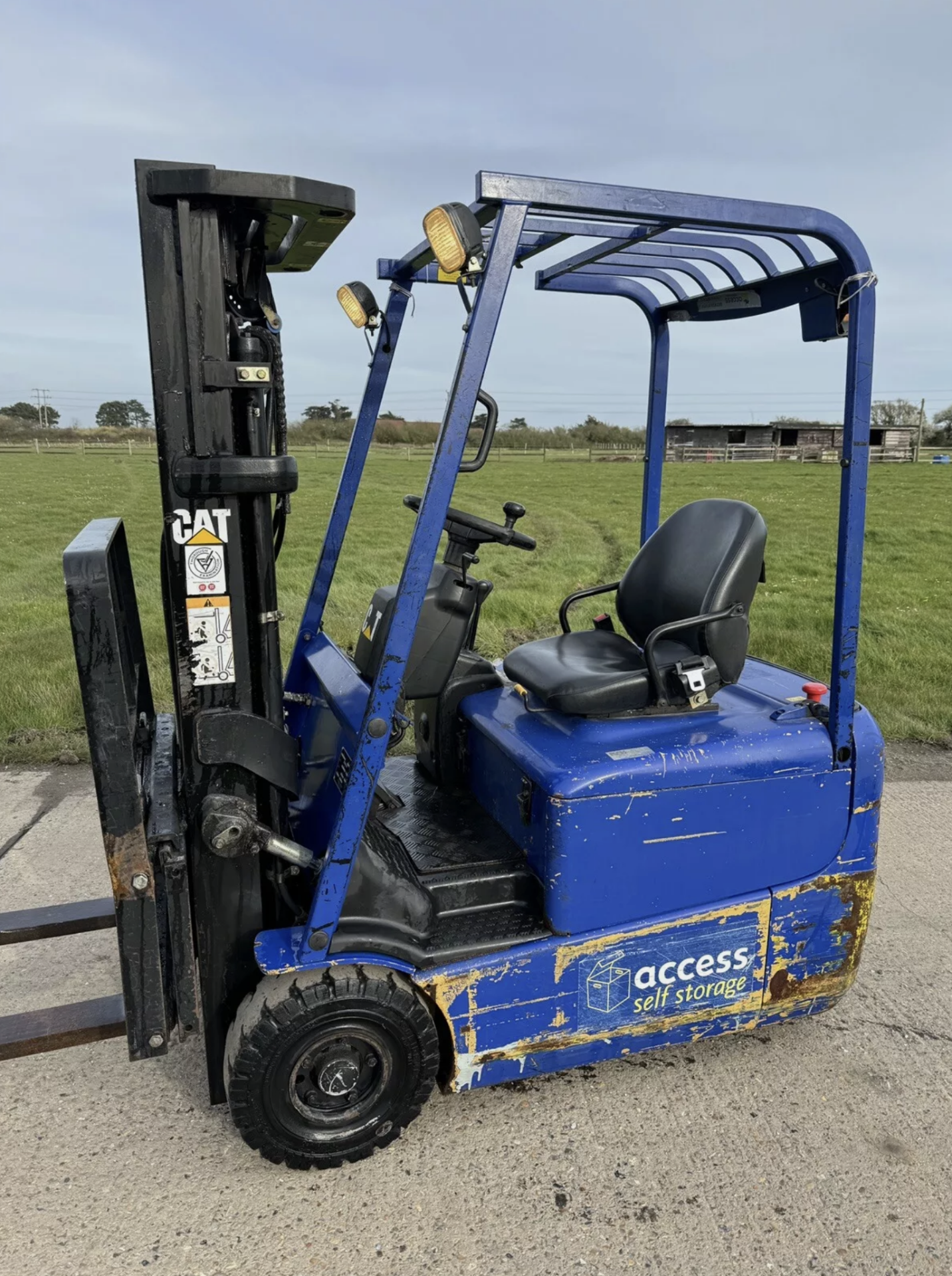 CATERPILLAR, 1.5 - Electric Forklift Truck (Container Spec) - Image 2 of 4