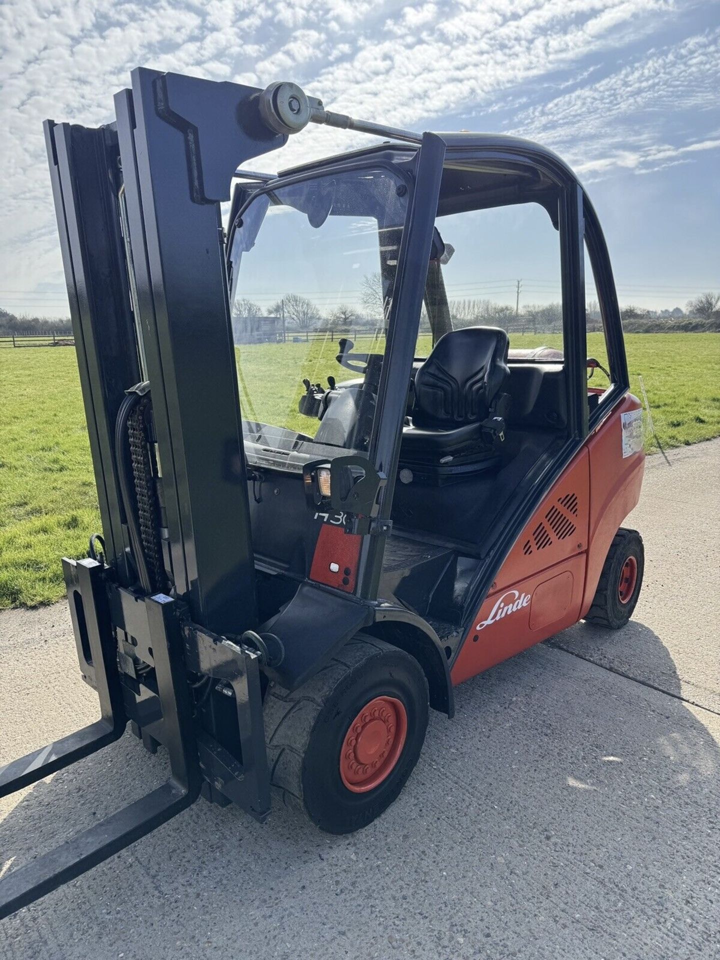 LINDE H30, Gas Forklift (container spec 3rd and 4th service) - Bild 2 aus 4