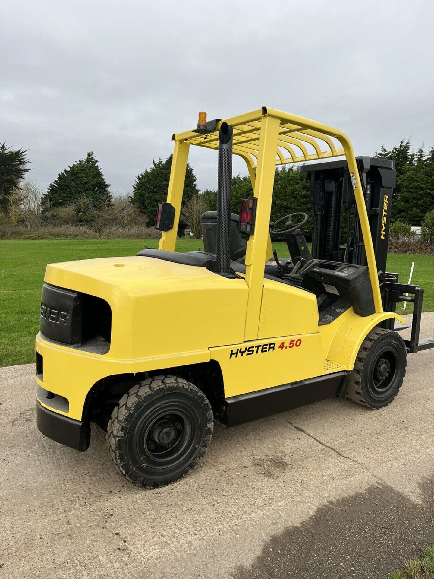 HYSTER 4.5 Tonne Diesel Forklift (container spec) - Image 3 of 6