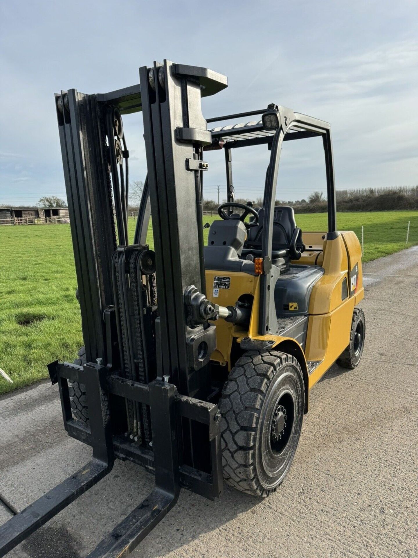 2016, CATERPILLAR 4.5 Tonne Diesel Forklift Truck (Triple Mast)