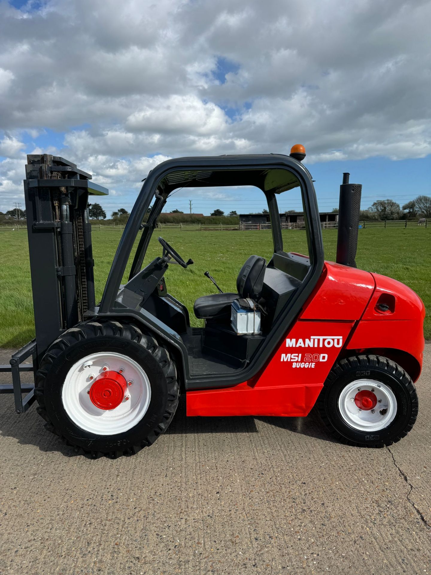 MANITOU, 2 Tonne (2WD) Forklift - Image 5 of 5