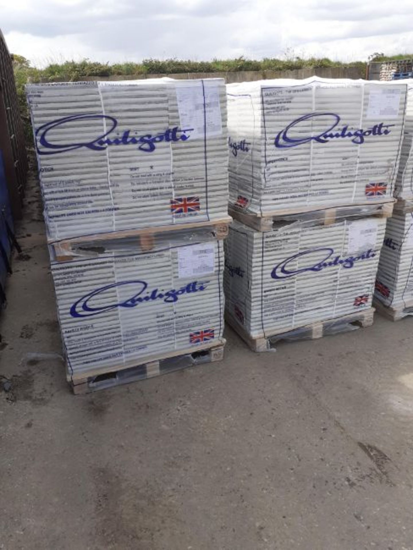 20 x pallets of brand new Quiligotti Terrazzo Commercial Tiles - TDE9 - Bild 2 aus 4