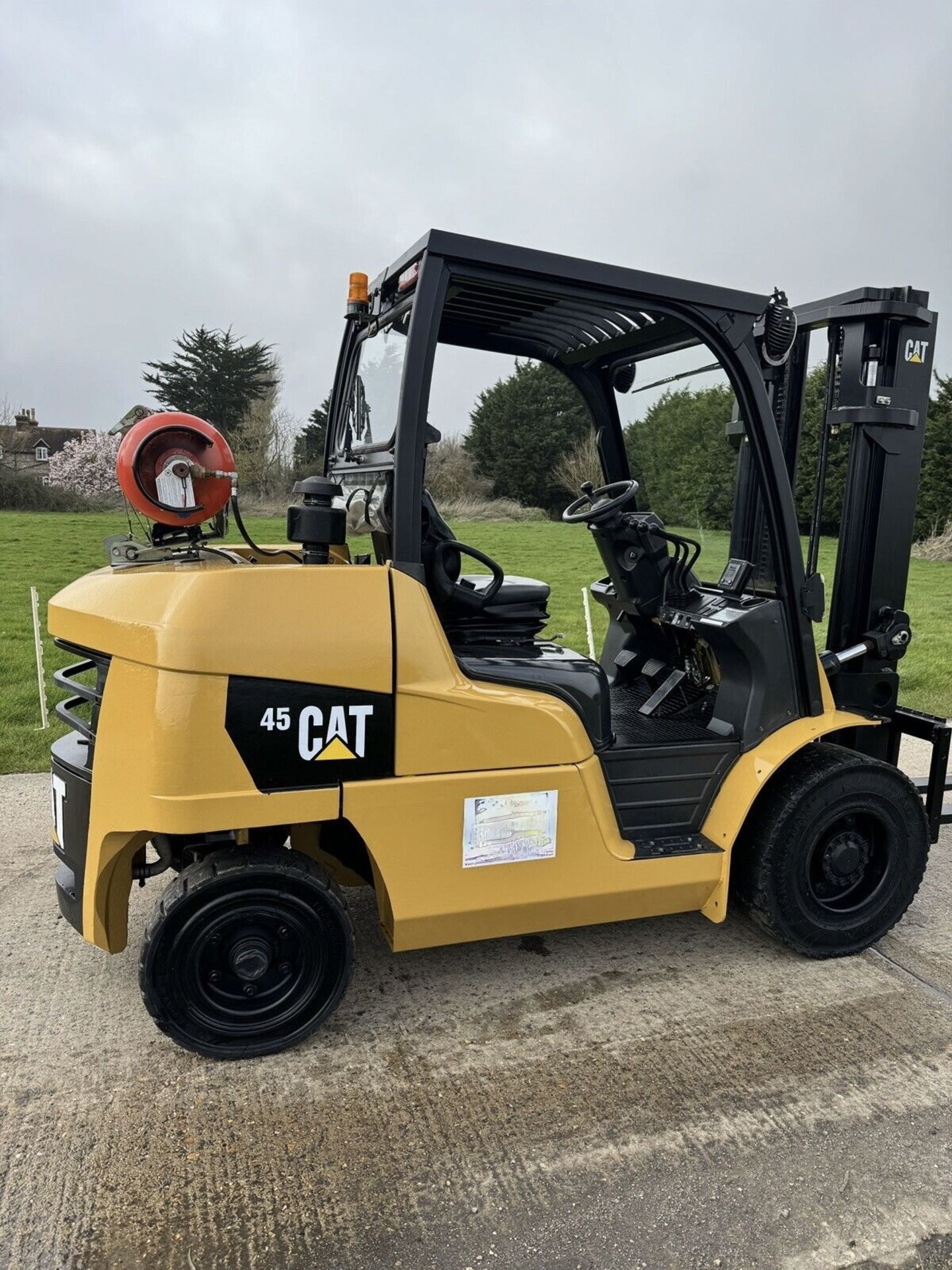 CATERPILLAR - 4.5 Tonne, Gas Forklift - Image 5 of 7