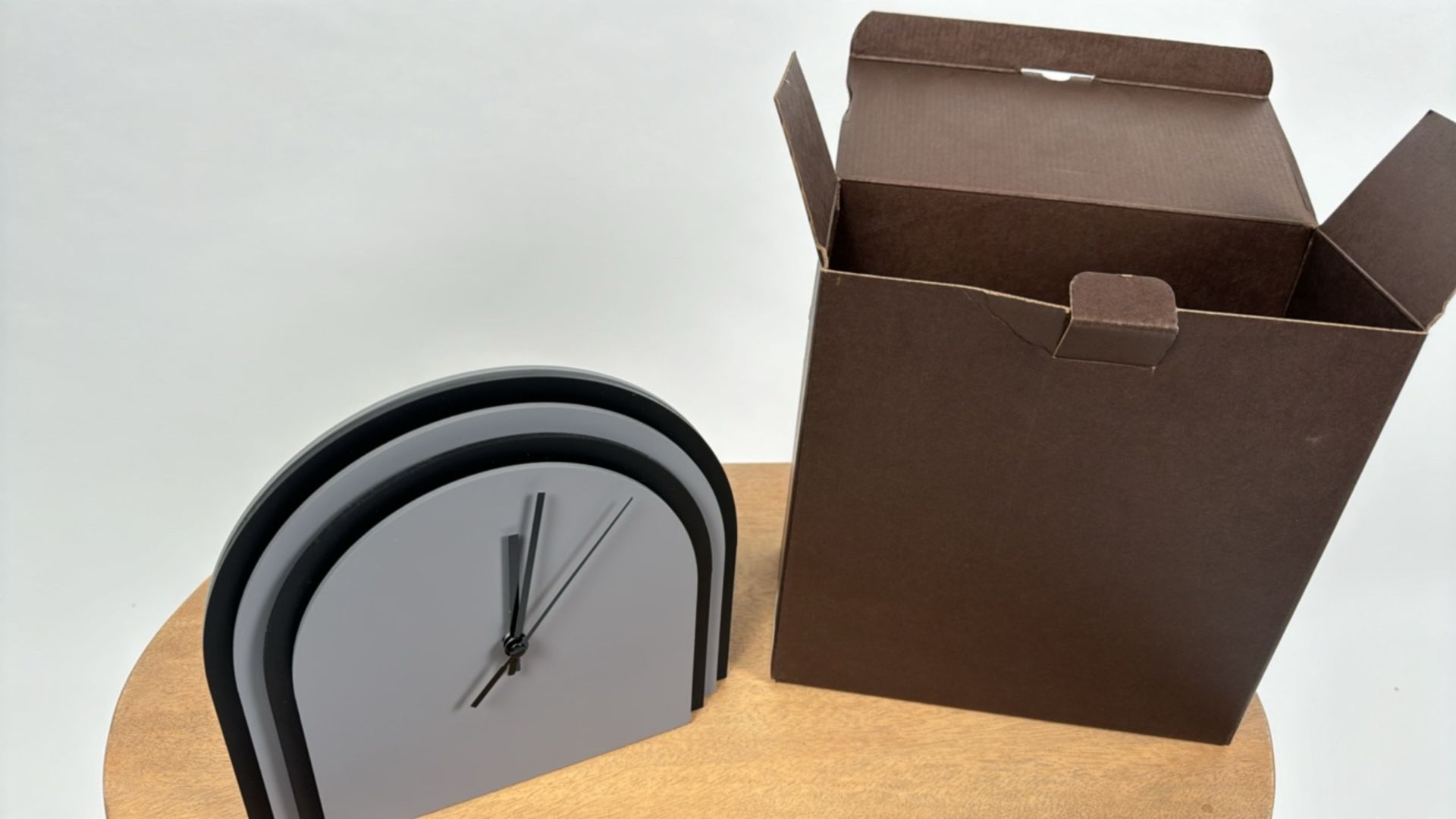 Rudi Grey Central Desk Clock - Image 2 of 5