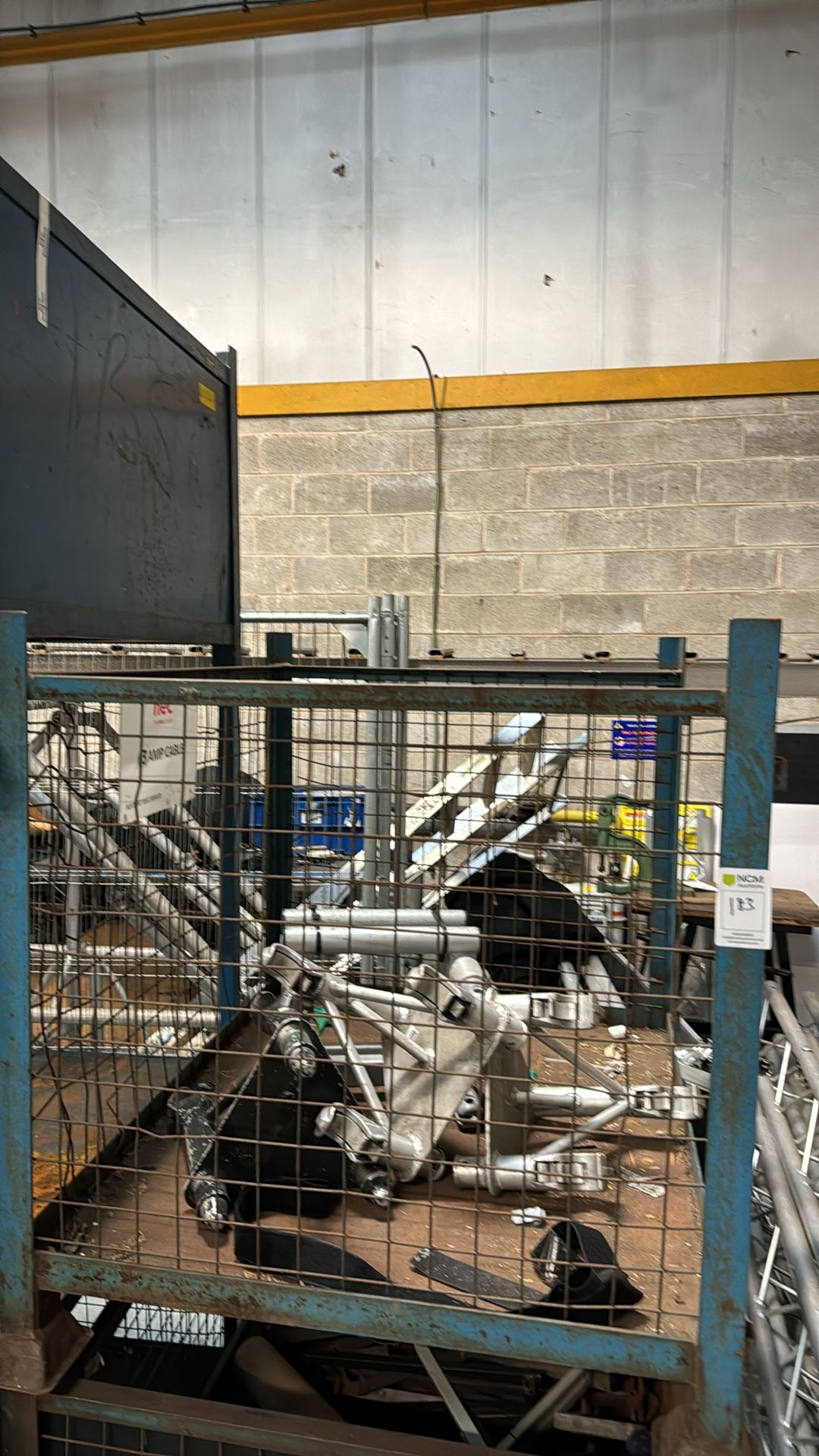 1 x Metal Crate / Cage - Image 2 of 2