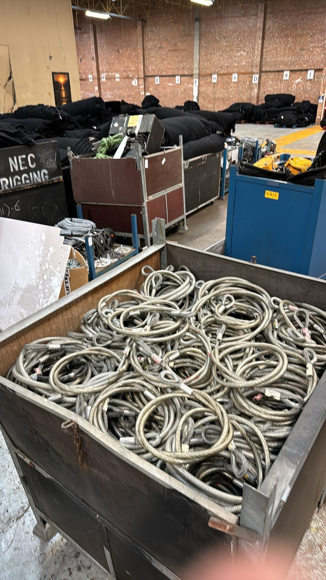 Crate, full of industrial rigging wire - Image 5 of 10