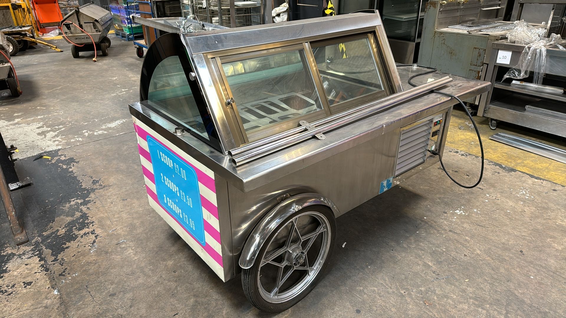 Refrigerated Ice Cream Serving Counter on Wheels - Image 5 of 12