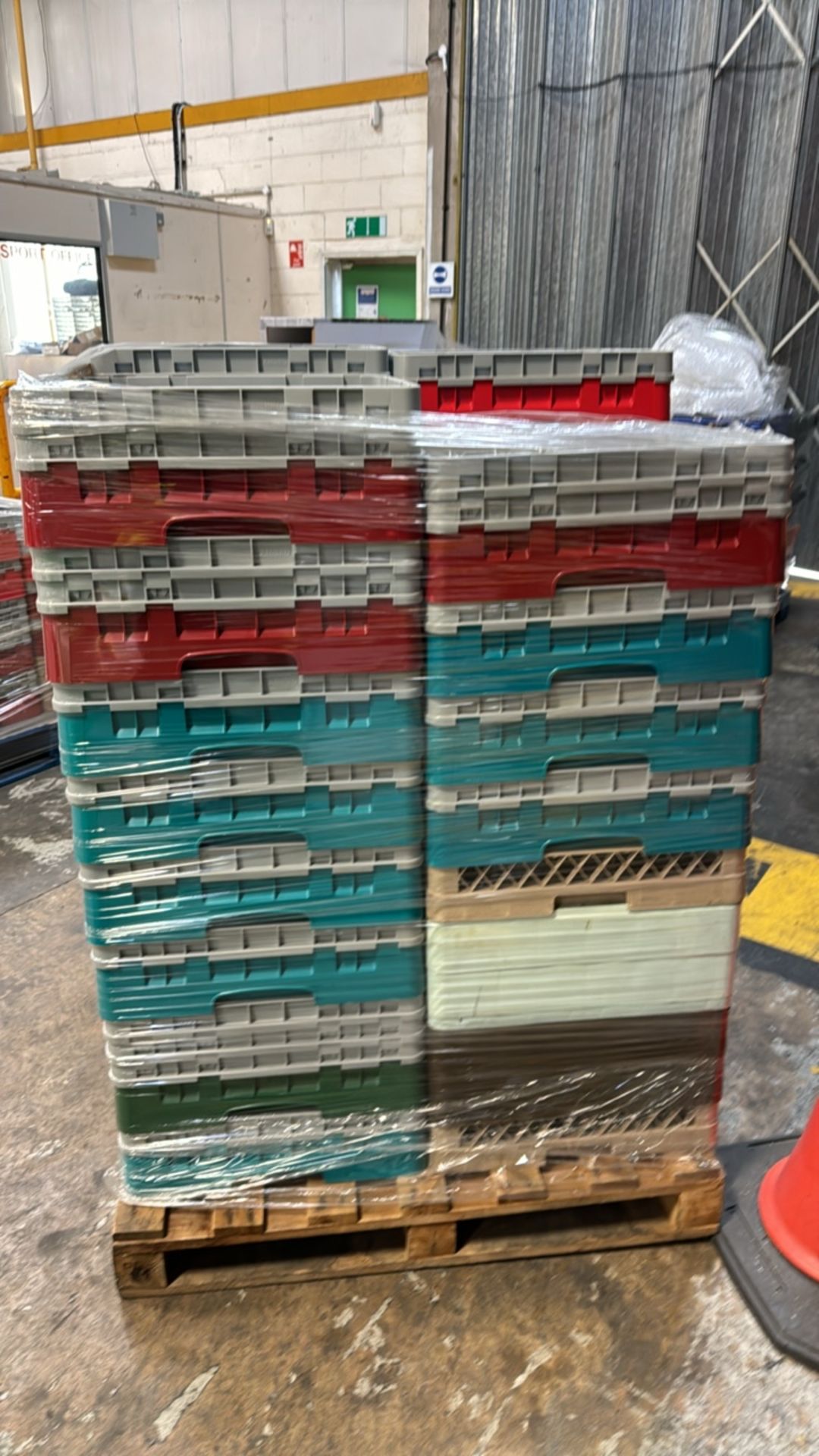 Pallet of Plastic Glass Racks - Image 3 of 5