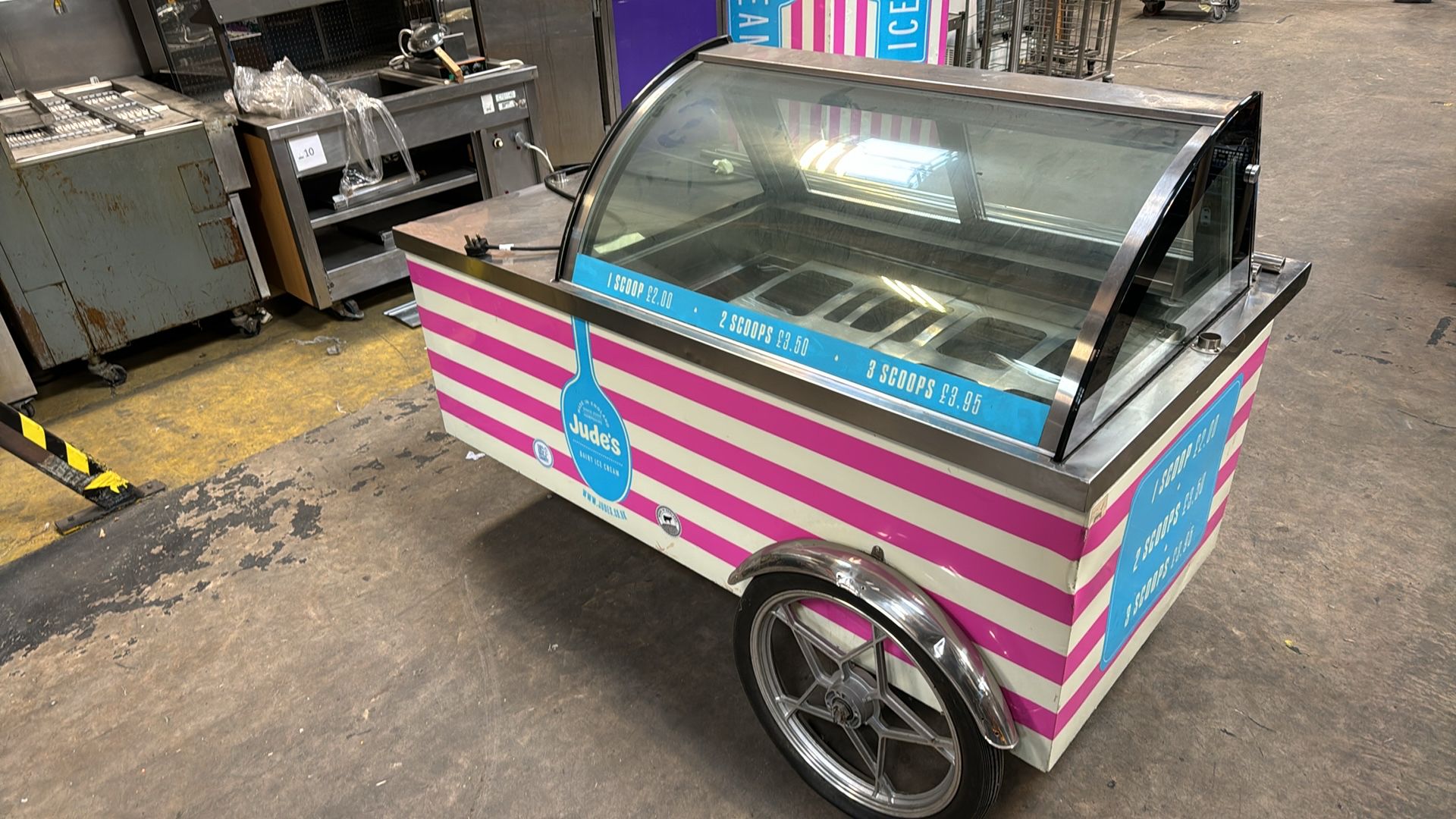 Refrigerated Ice Cream Serving Counter on Wheels - Image 3 of 12