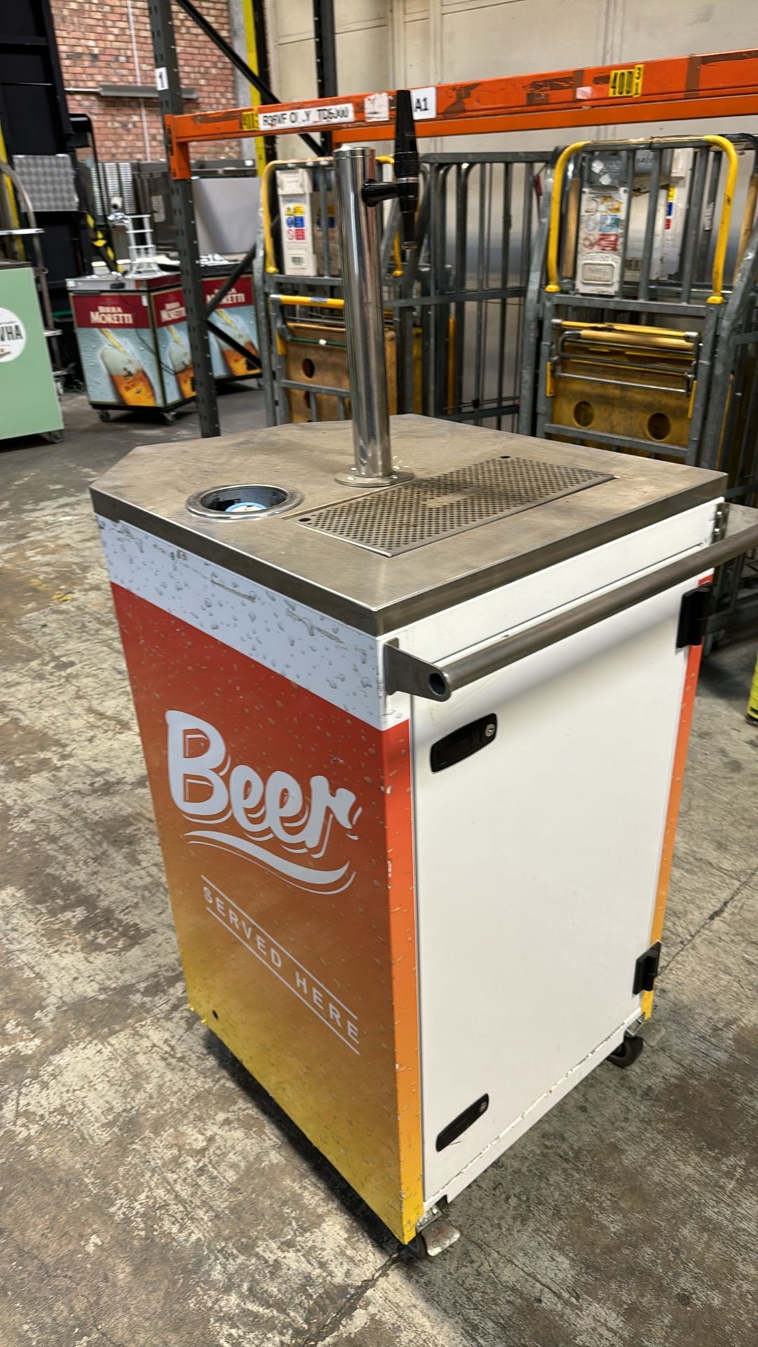 Beer Dispensing Stand - Image 4 of 12