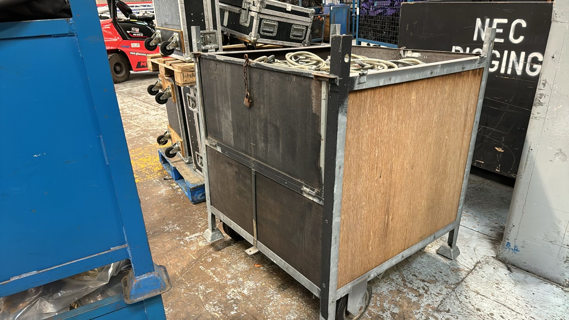 Crate, full of industrial rigging wire - Image 8 of 10