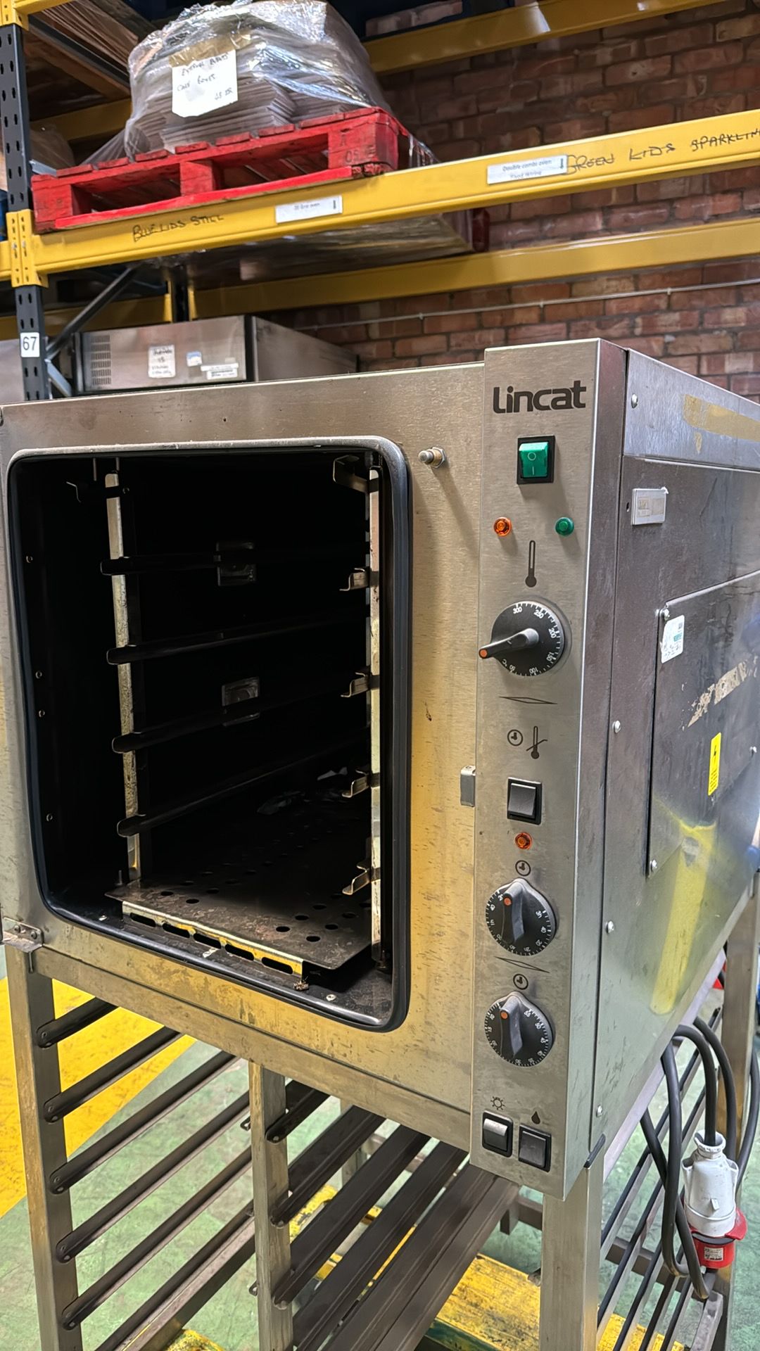 LINCAT Commercial Catering Oven - Mains Powered - Image 8 of 8