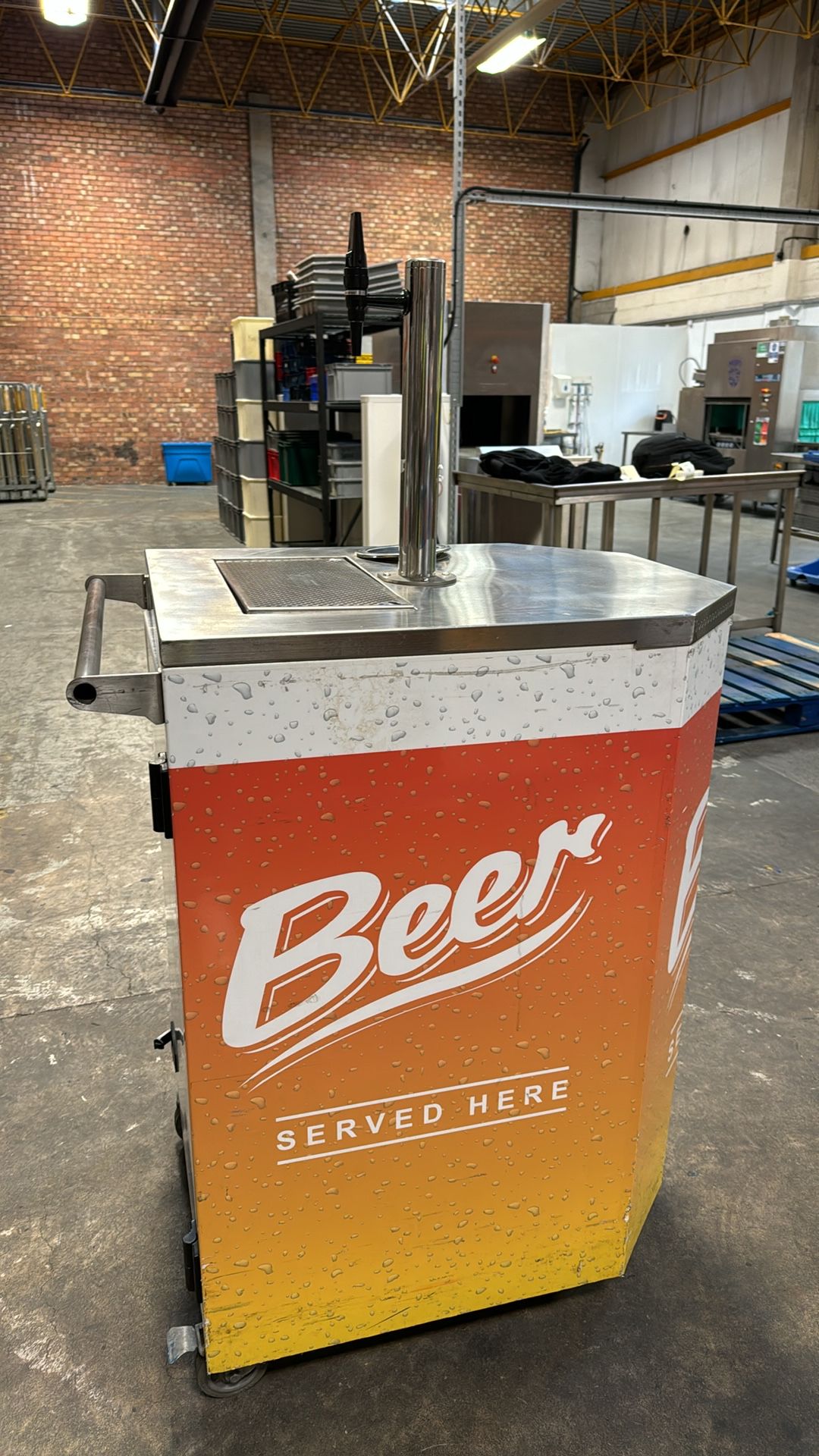 Beer Dispensing Stand - Image 4 of 9