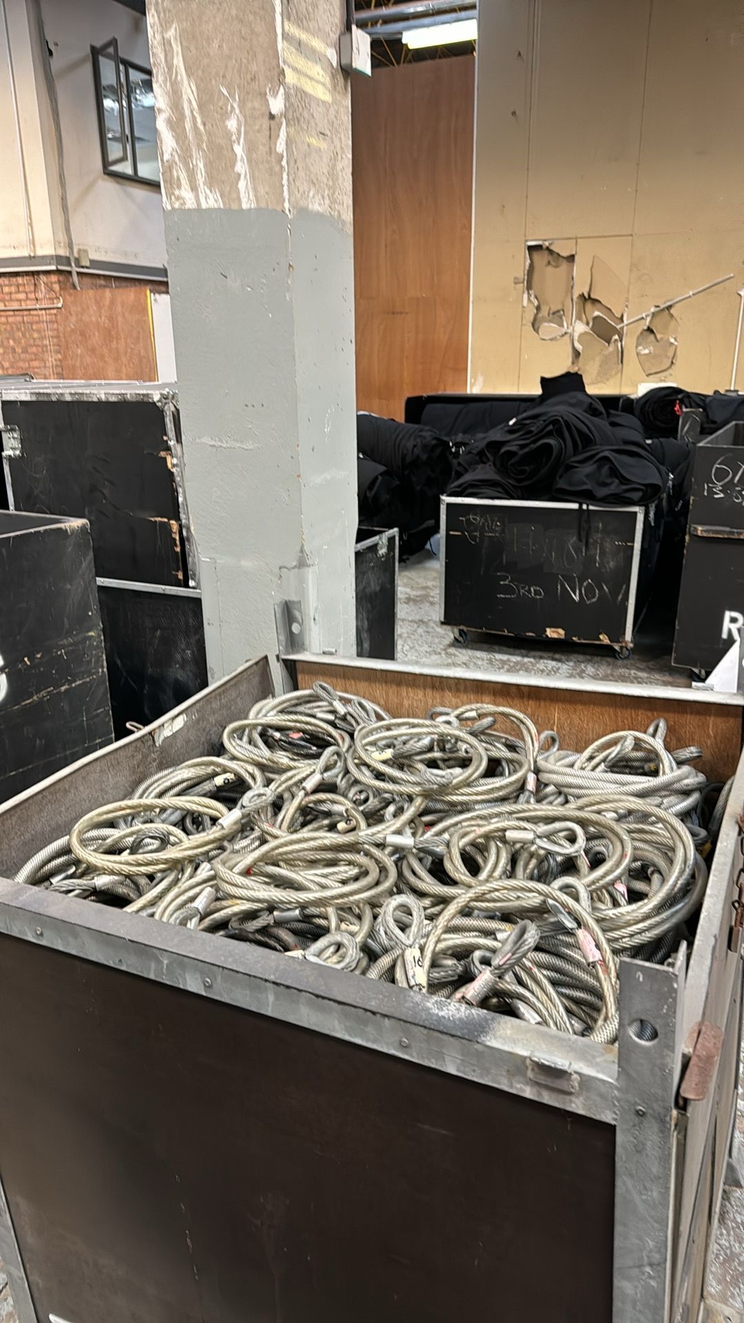 Crate, full of industrial rigging wire - Image 10 of 10