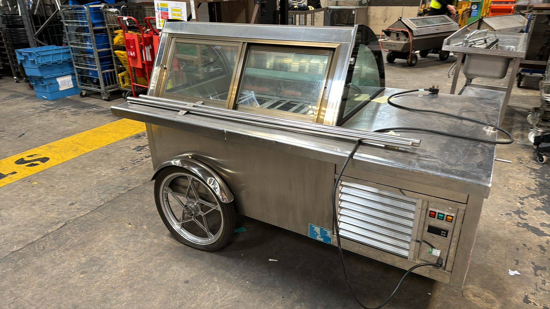 Refrigerated Ice Cream Serving Counter on Wheels - Image 6 of 12
