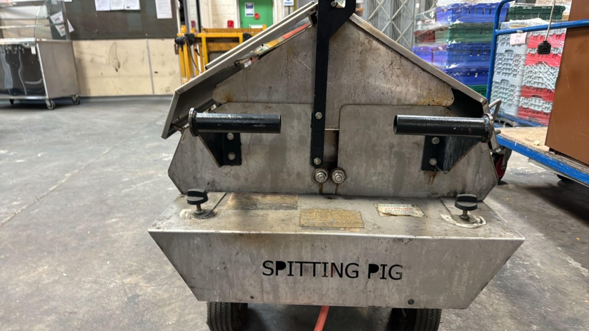 Spitting Pig Hog Roast - Image 7 of 8