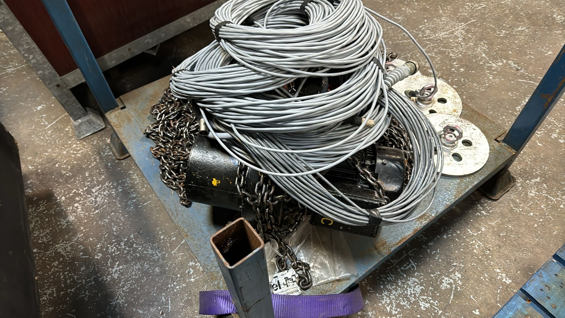 Quantity of Chains & Motorised Hoists x 2 - Image 4 of 5