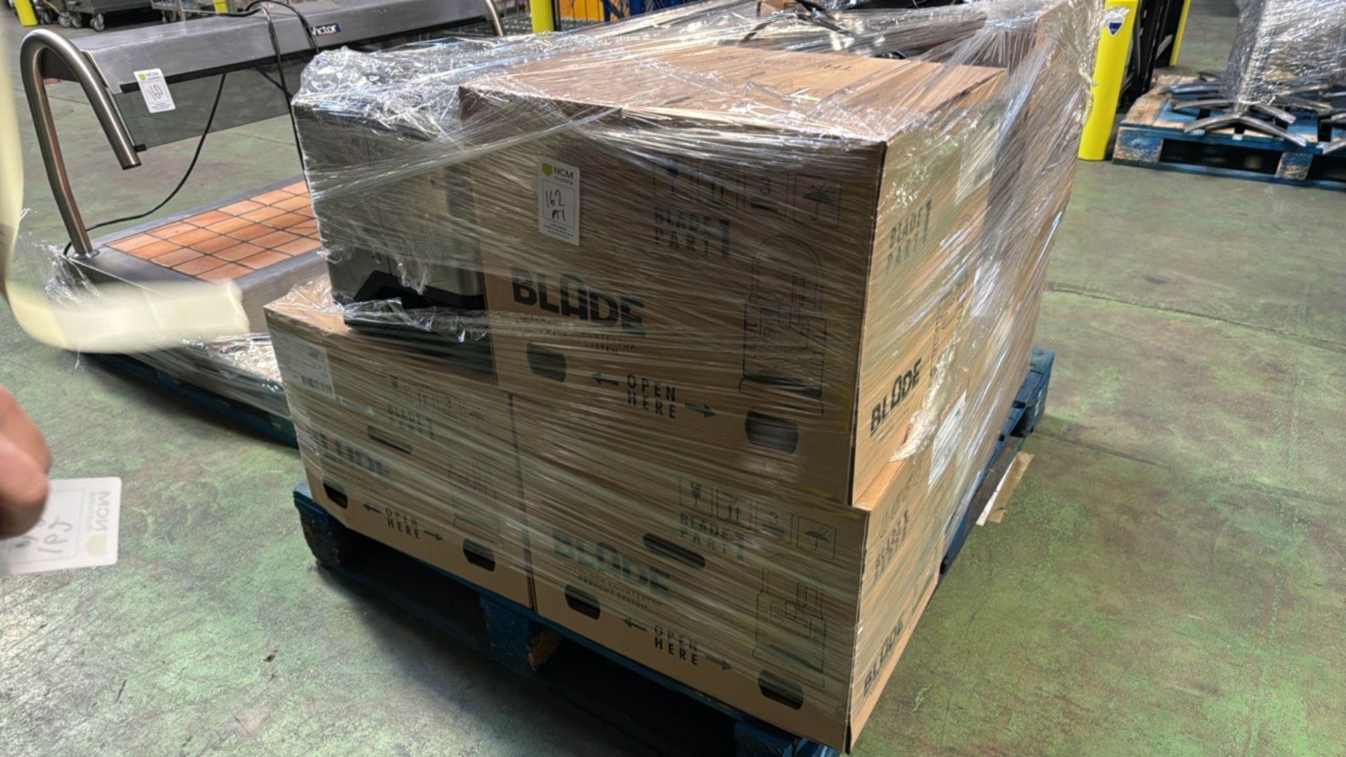 Pallet of Beer Blades - Bild 2 aus 7