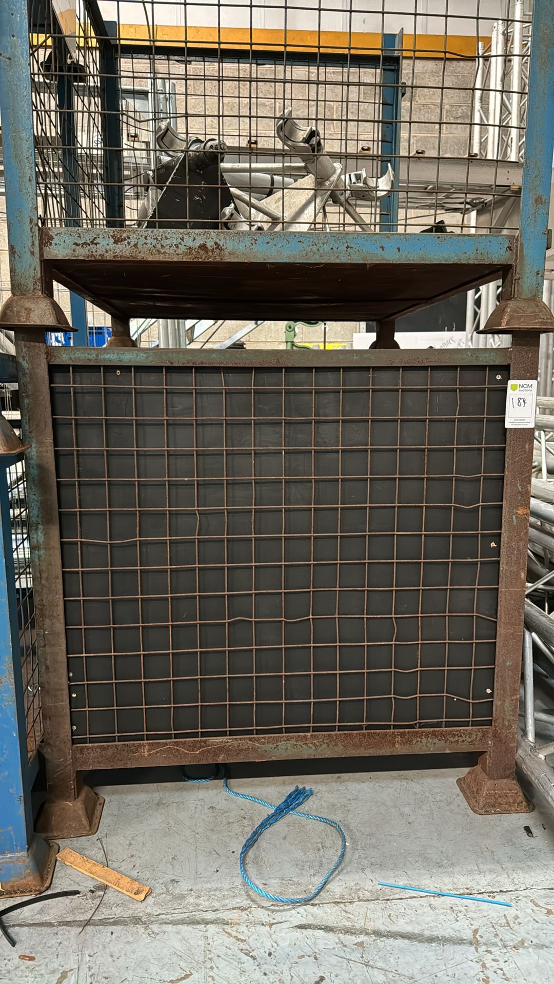 1 x Metal Crate / Cage