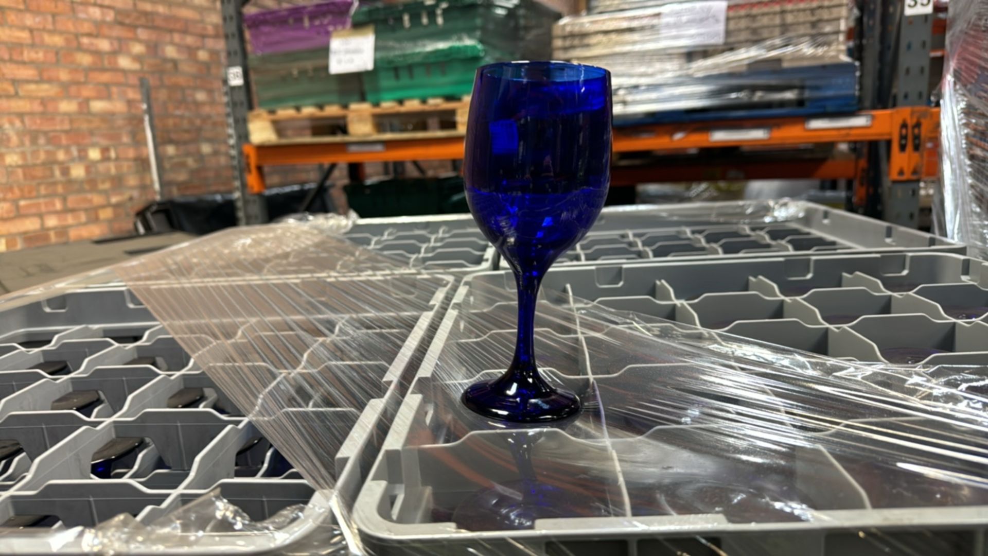 Pallet of Blue 75cl Wine Glasses - Image 2 of 5