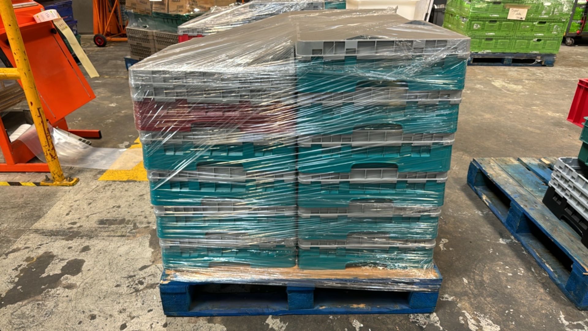 Pallet of Plastic Bottle Raxks