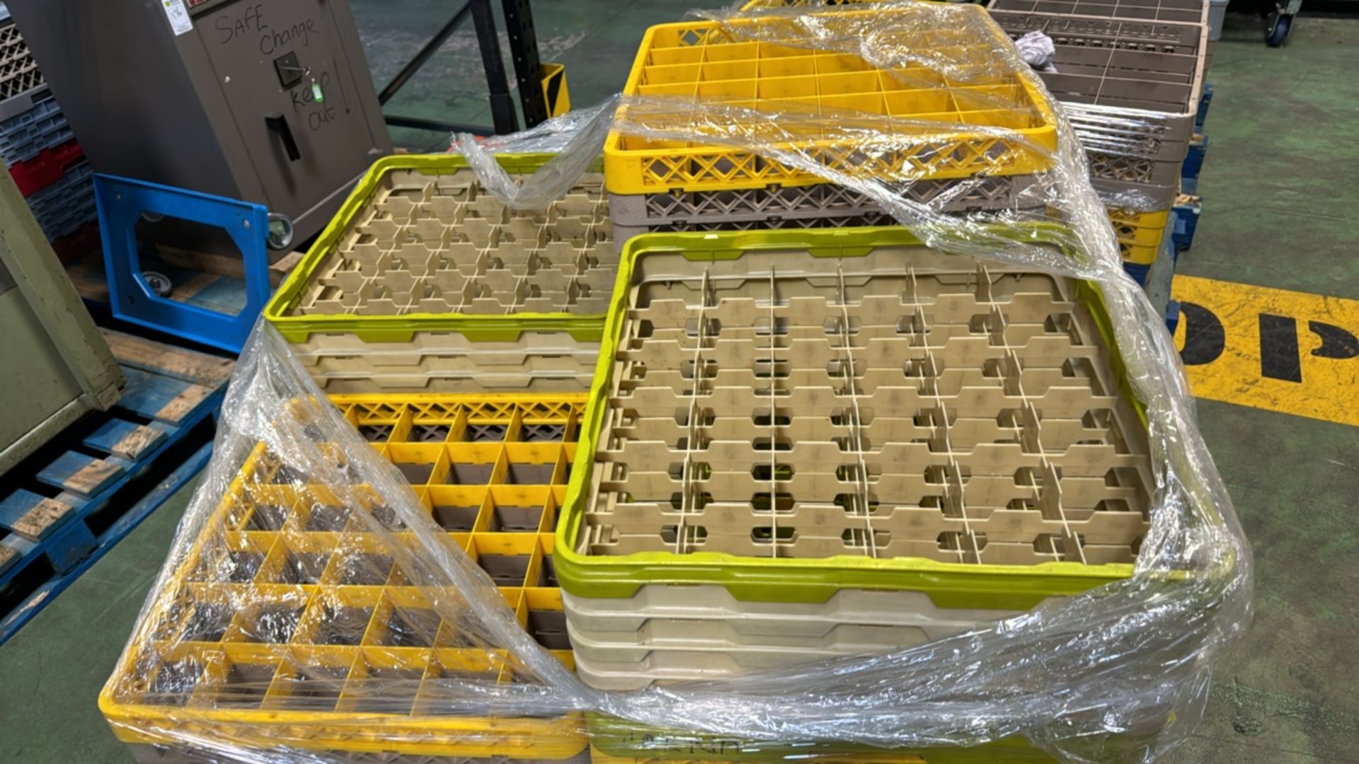 Pallet of Plastic Glass Racks - Image 3 of 3