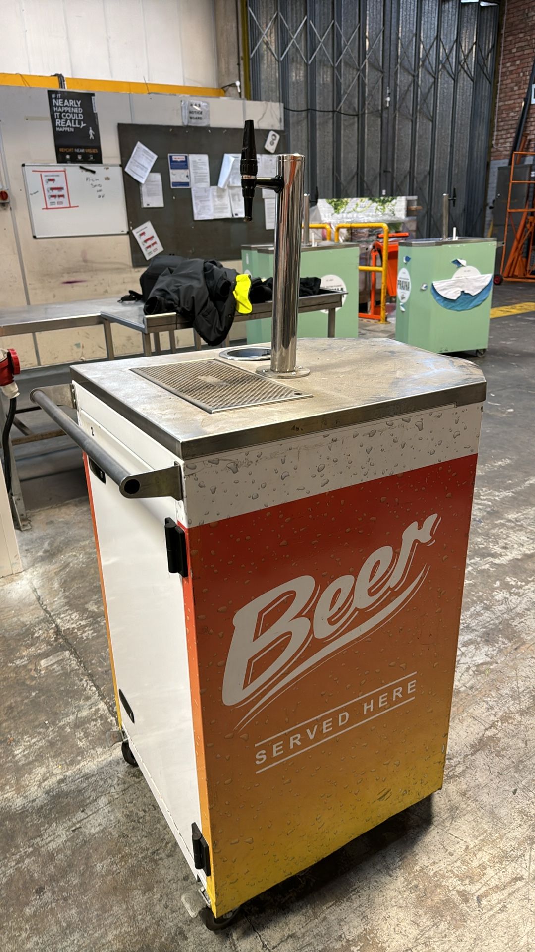 Beer Dispensing Stand - Image 6 of 12