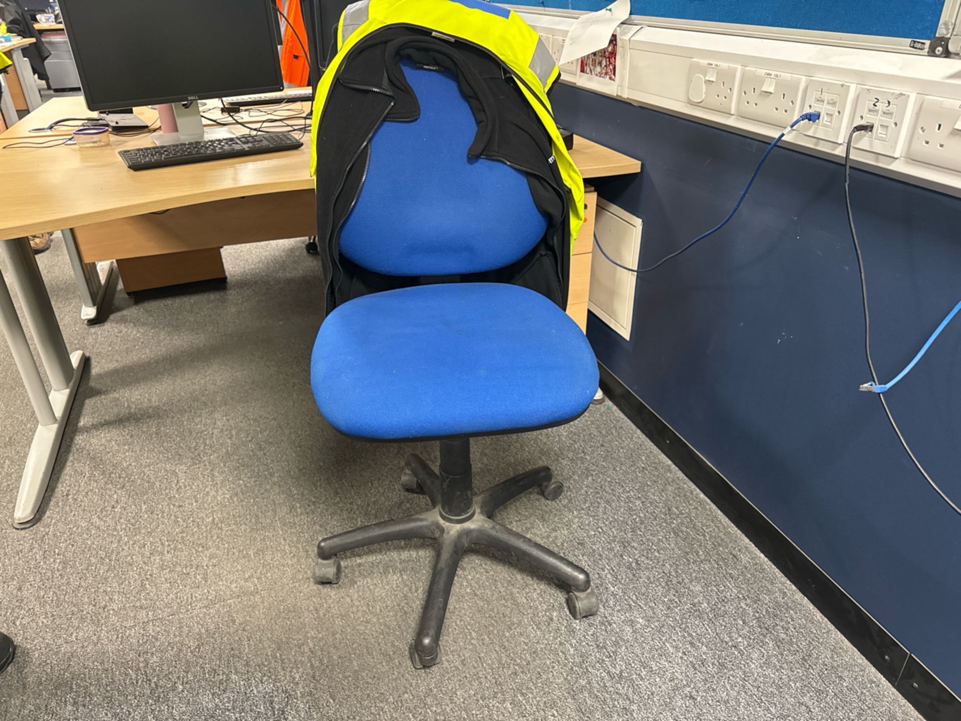 Fabric Wheeled Office Chairs x6