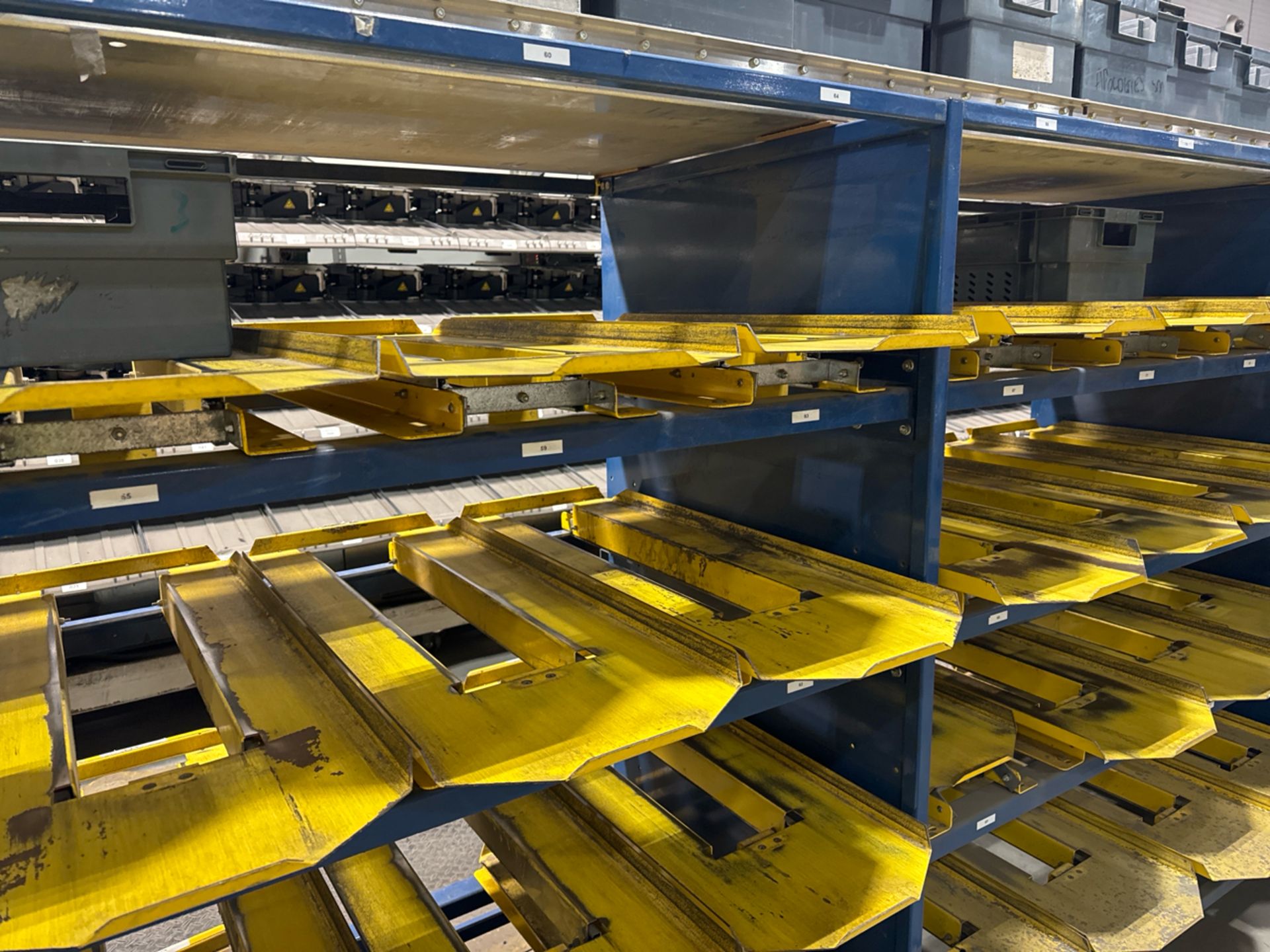 Blue Metal Shelf Racking & Yellow Trays - Image 4 of 8