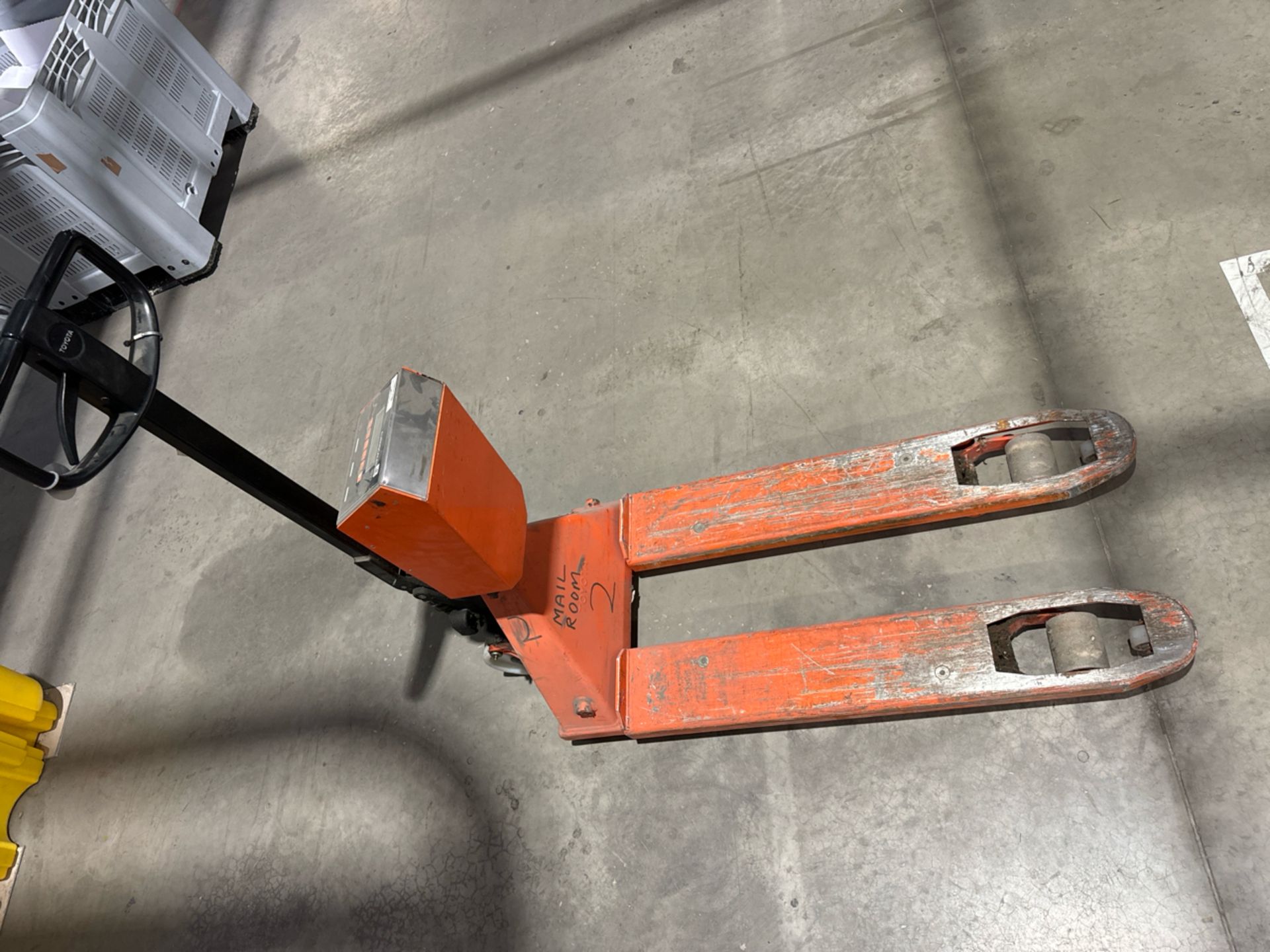 Pallet Truck With Weight Scales - Image 2 of 5